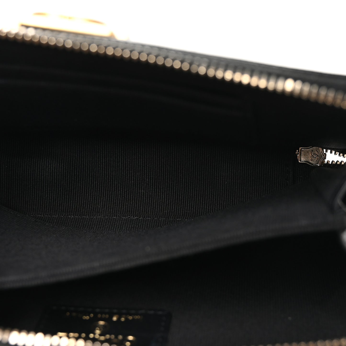 Caviar Quilted Boy Zip Phone Holder With Chain Black