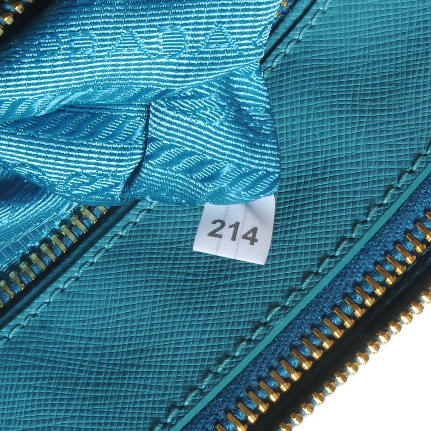 Saffiano Lux Medium Tote Turchese