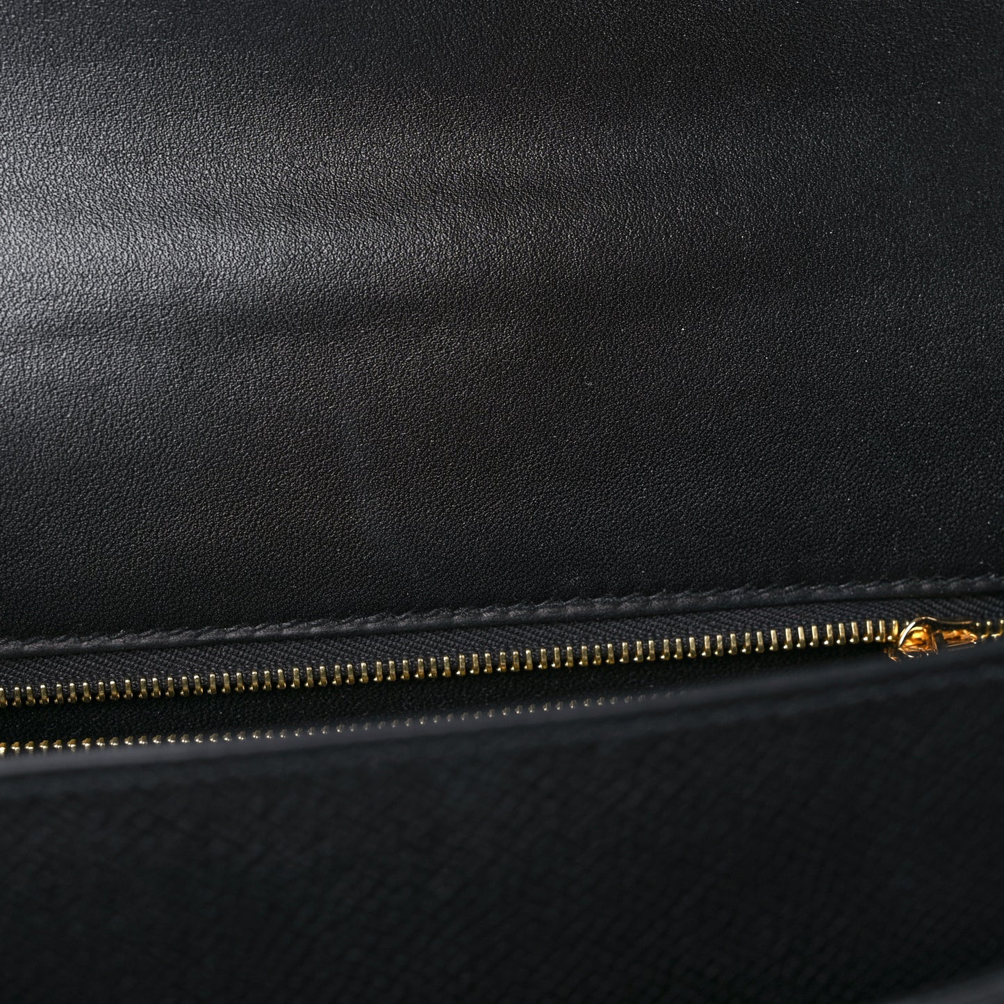 Epsom Constance 24 Black
