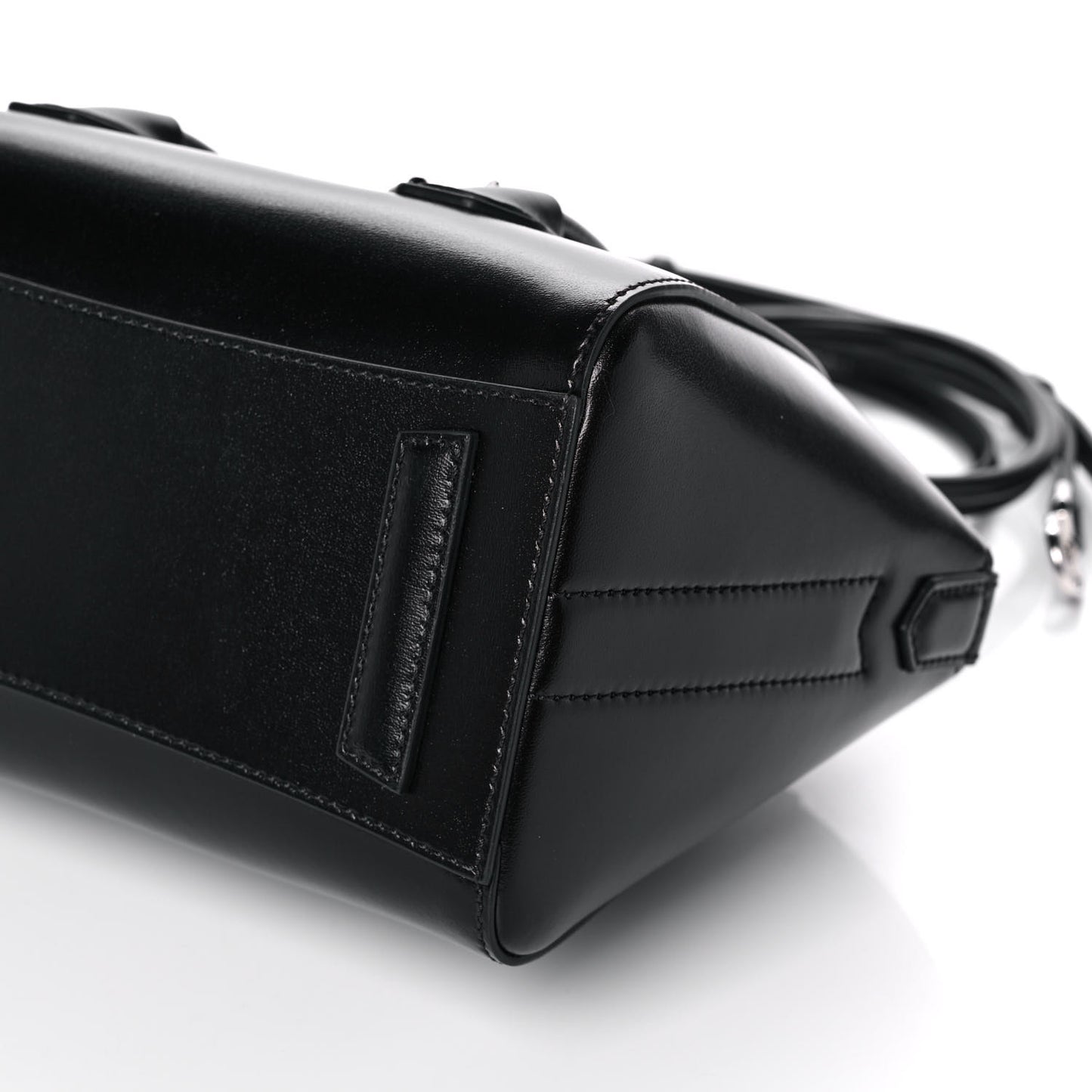 Box Calfskin Mini Lock Antigona Black