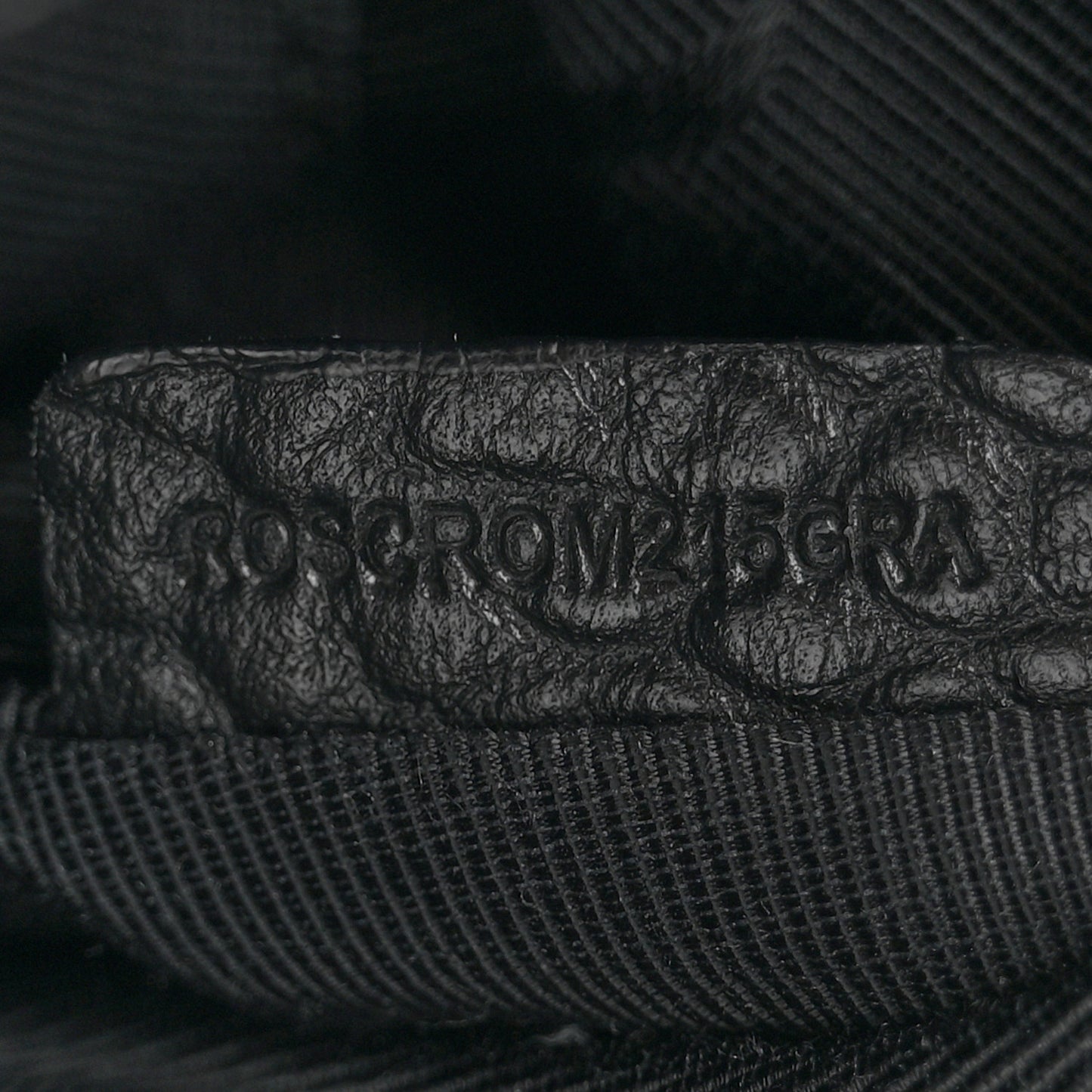 Signature Grain Large Mildenhall Shoulder Bag Black