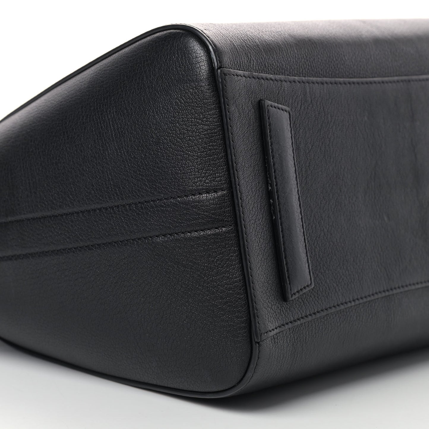 Sugar Goatskin Medium Antigona Black