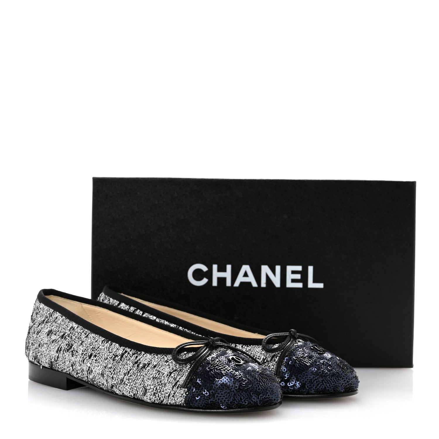 Chanel Tweed Sequin Cap Toe Ballerina Flats 35 Silver Black Blue 10 of 10