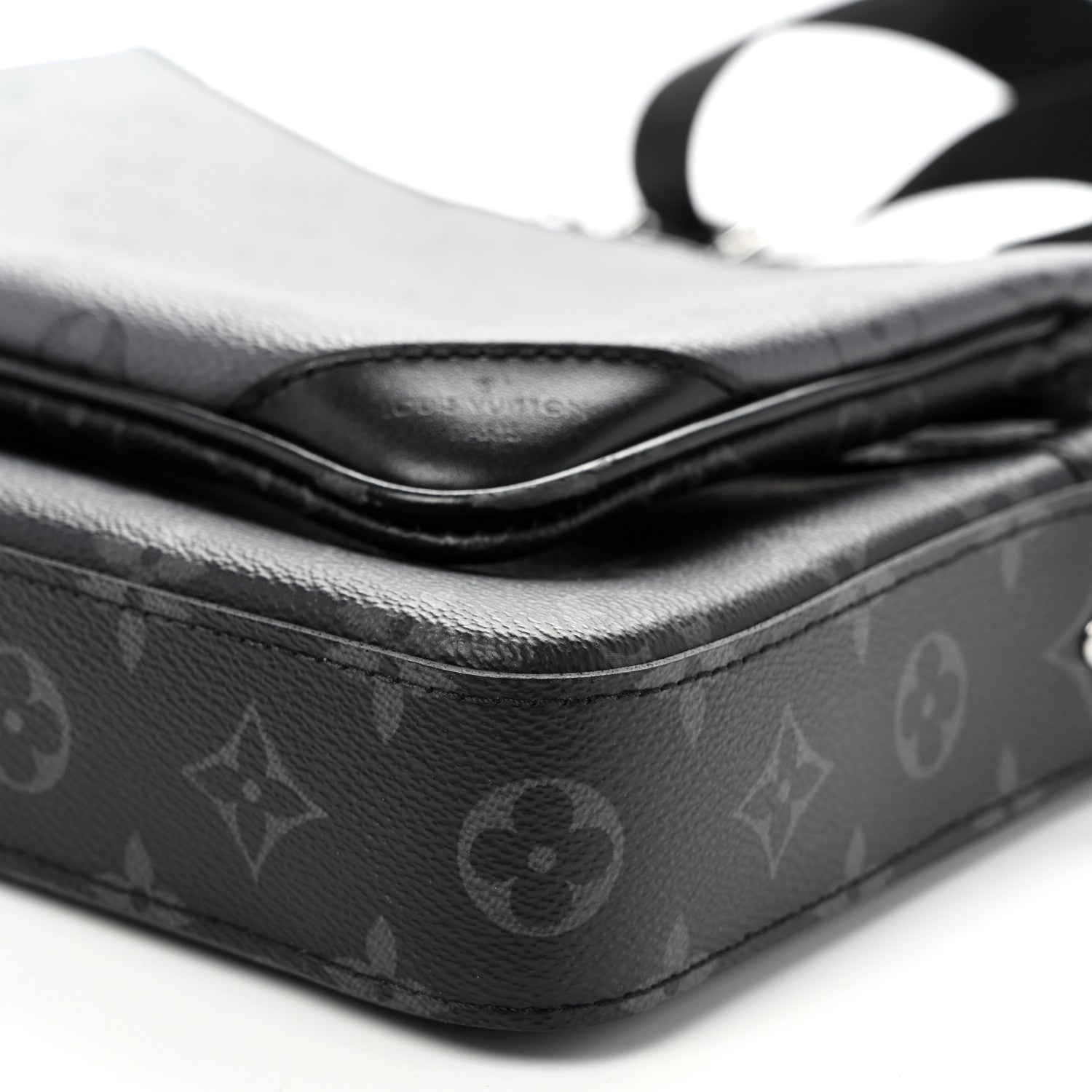 Louis Vuitton Reverse Monogram Eclipse Trio Messenger 9 of 9