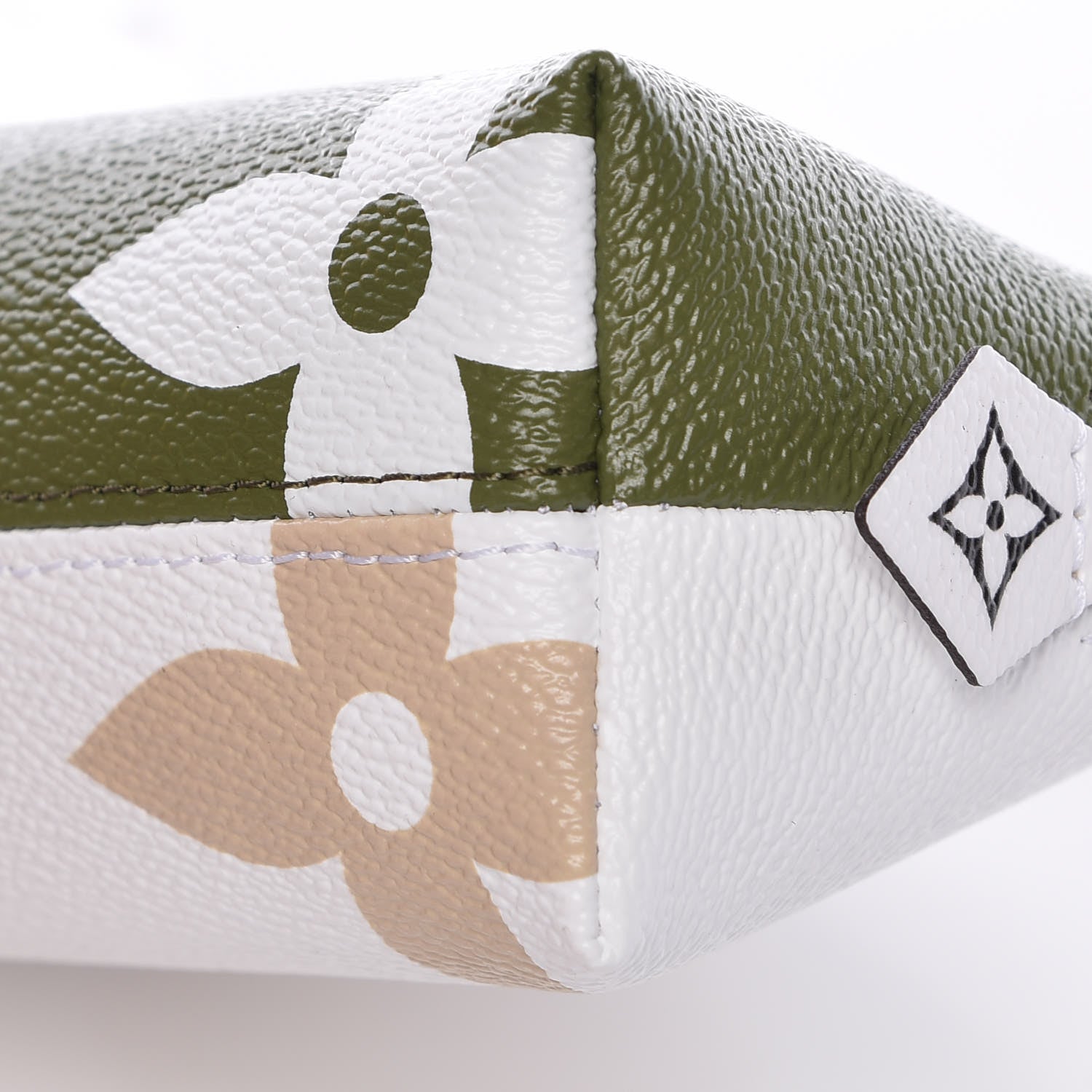 Louis Vuitton Monogram Giant Cosmetic Pouch Kaki 9 of 10