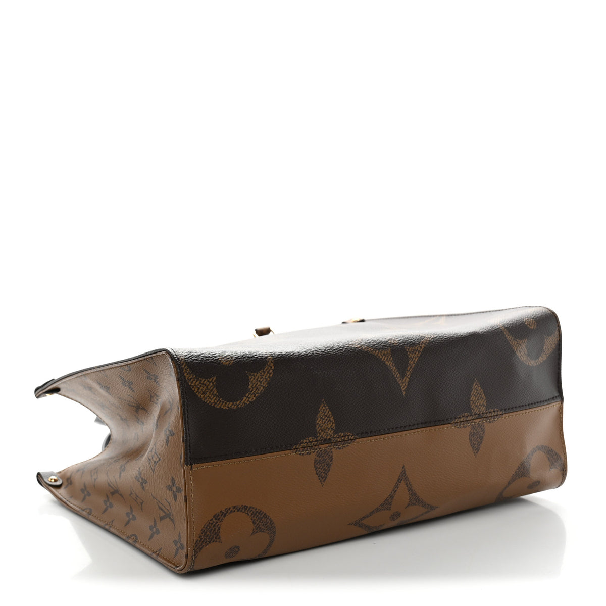 Reverse Monogram Giant Onthego MM