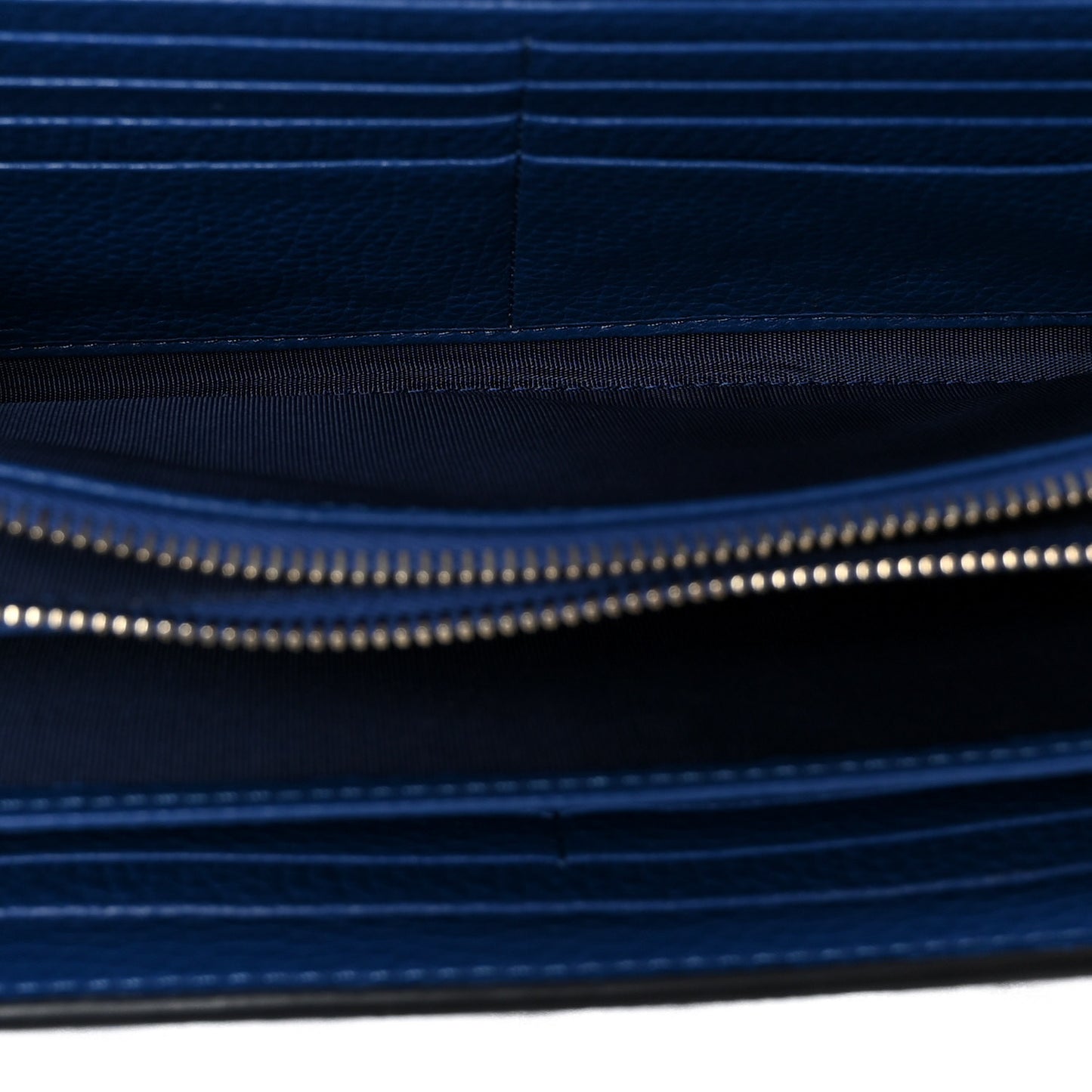 Pebbled Calfskin Rockstud Envelope Wallet On Chain Bag Blu Delft