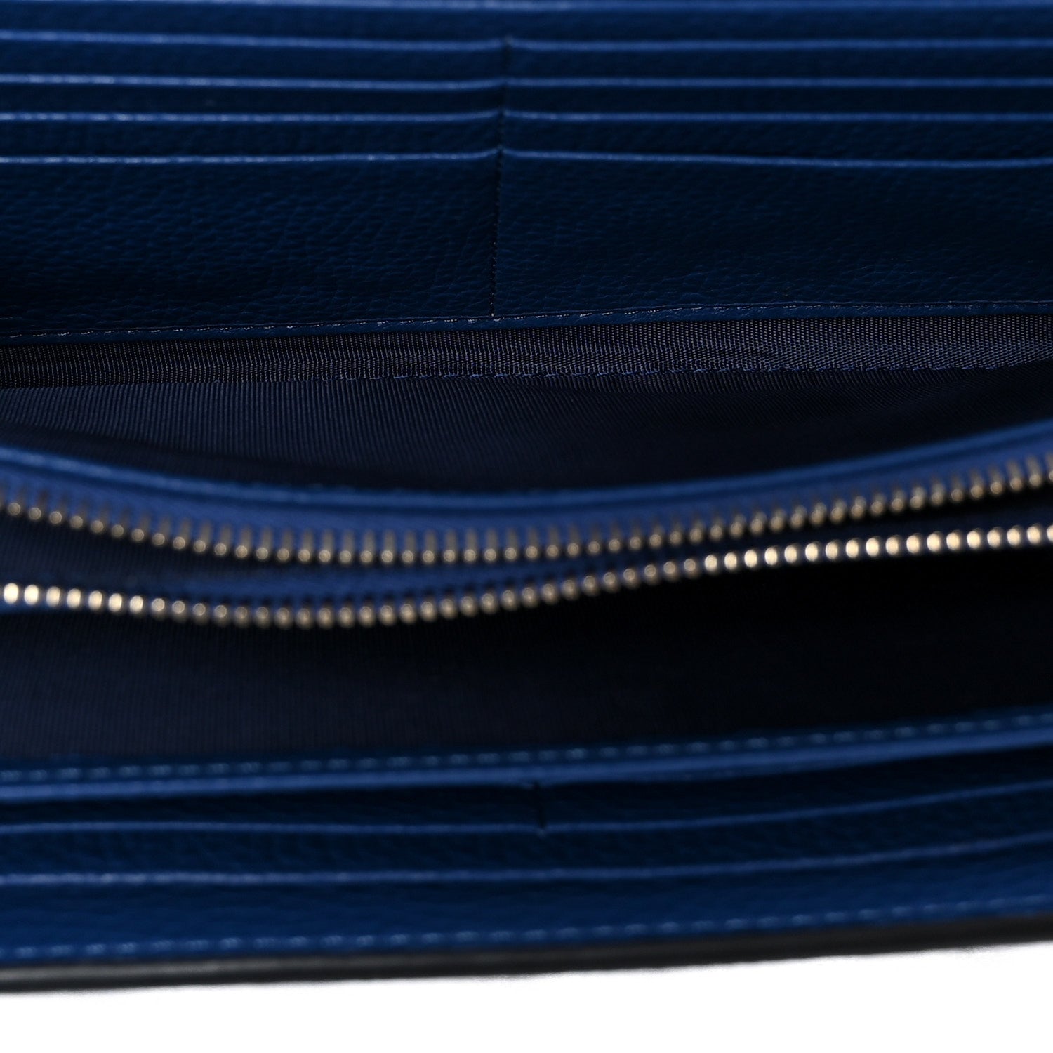 Valentino Garavani Pebbled Calfskin Rockstud Envelope Wallet On Chain Bag Blu Delft 4 of 9