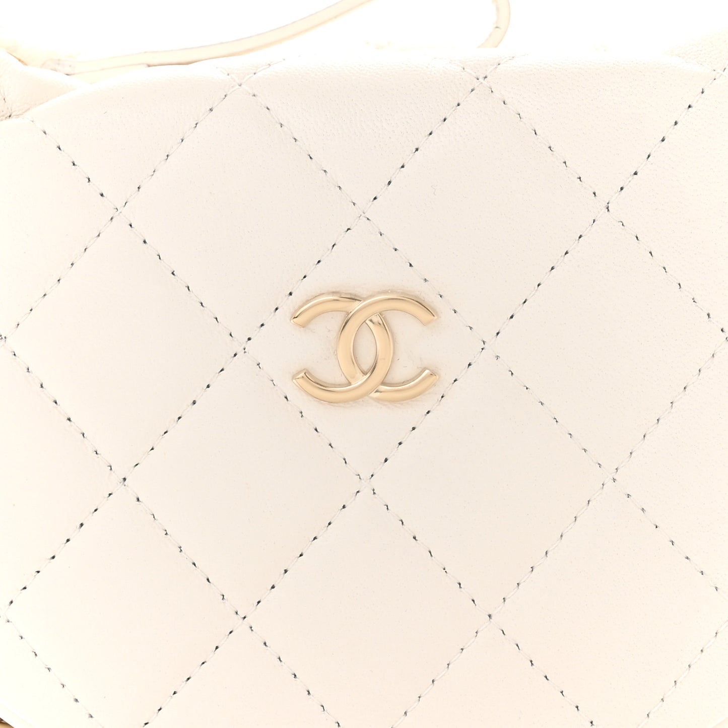 Lambskin Quilted Chain Around Pouch Hobo White