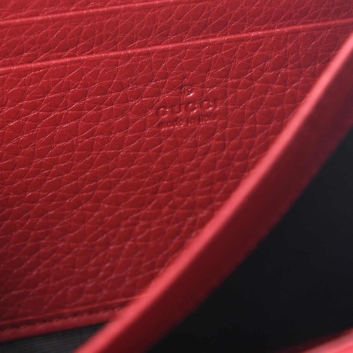 Calfskin GG Marmont Chain Wallet Vulcanic Red