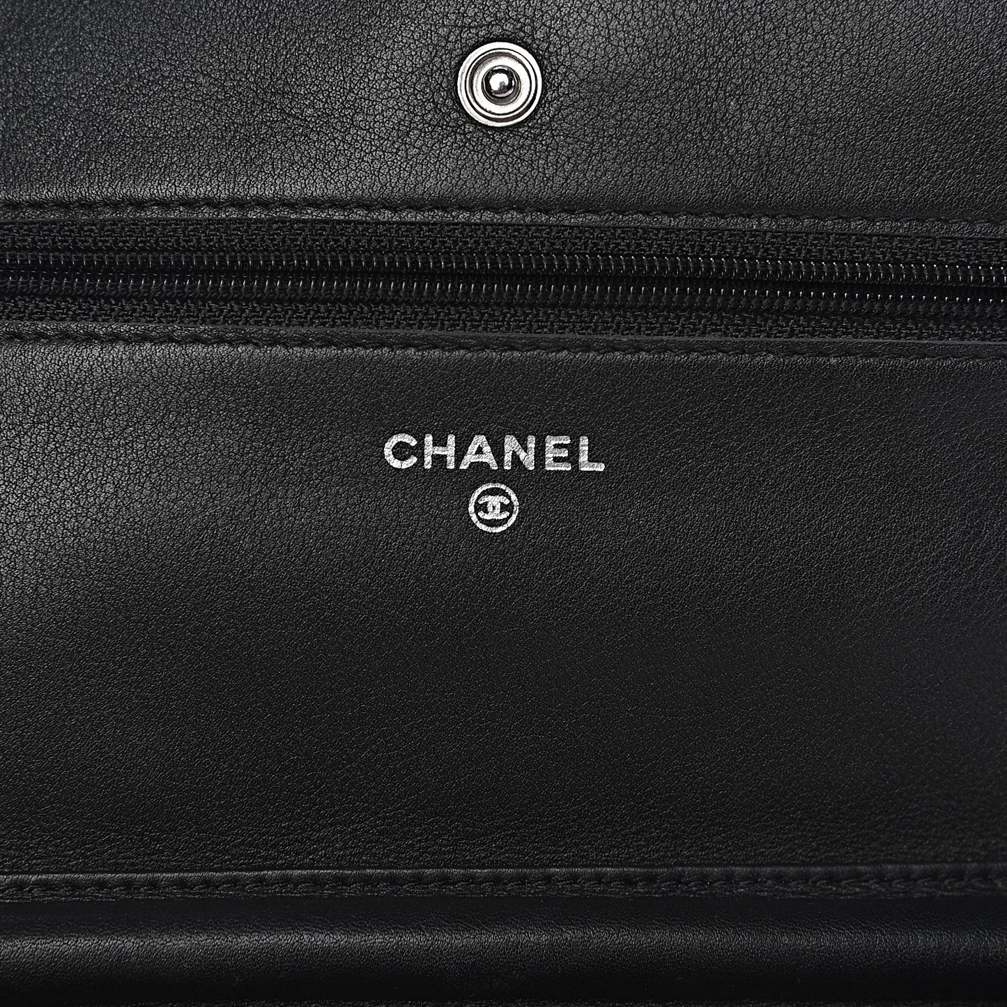 Patent Quilted Wallet On Chain WOC Black