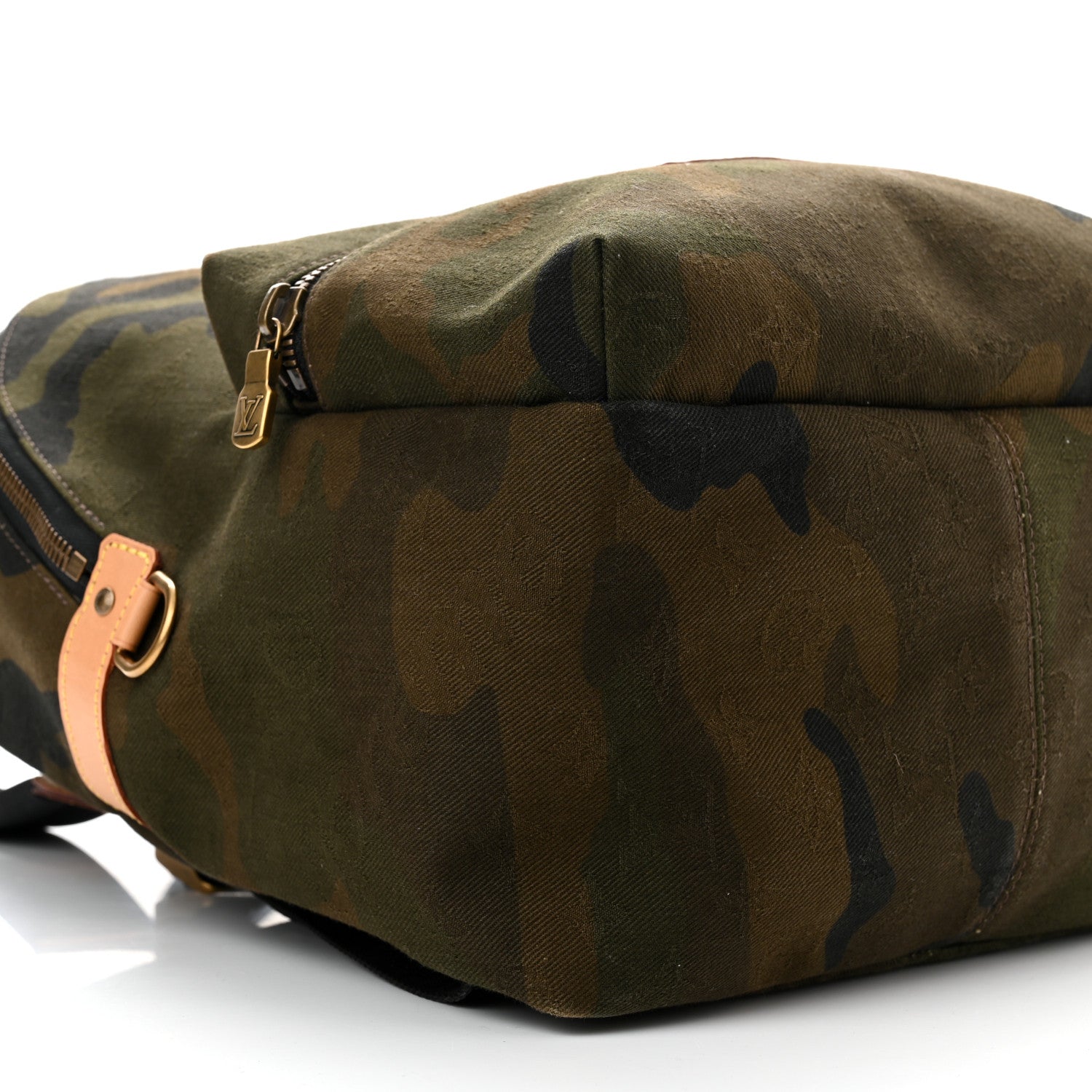 Louis Vuitton X SUPREME Canvas Camouflage Apollo Backpack 8 of 9