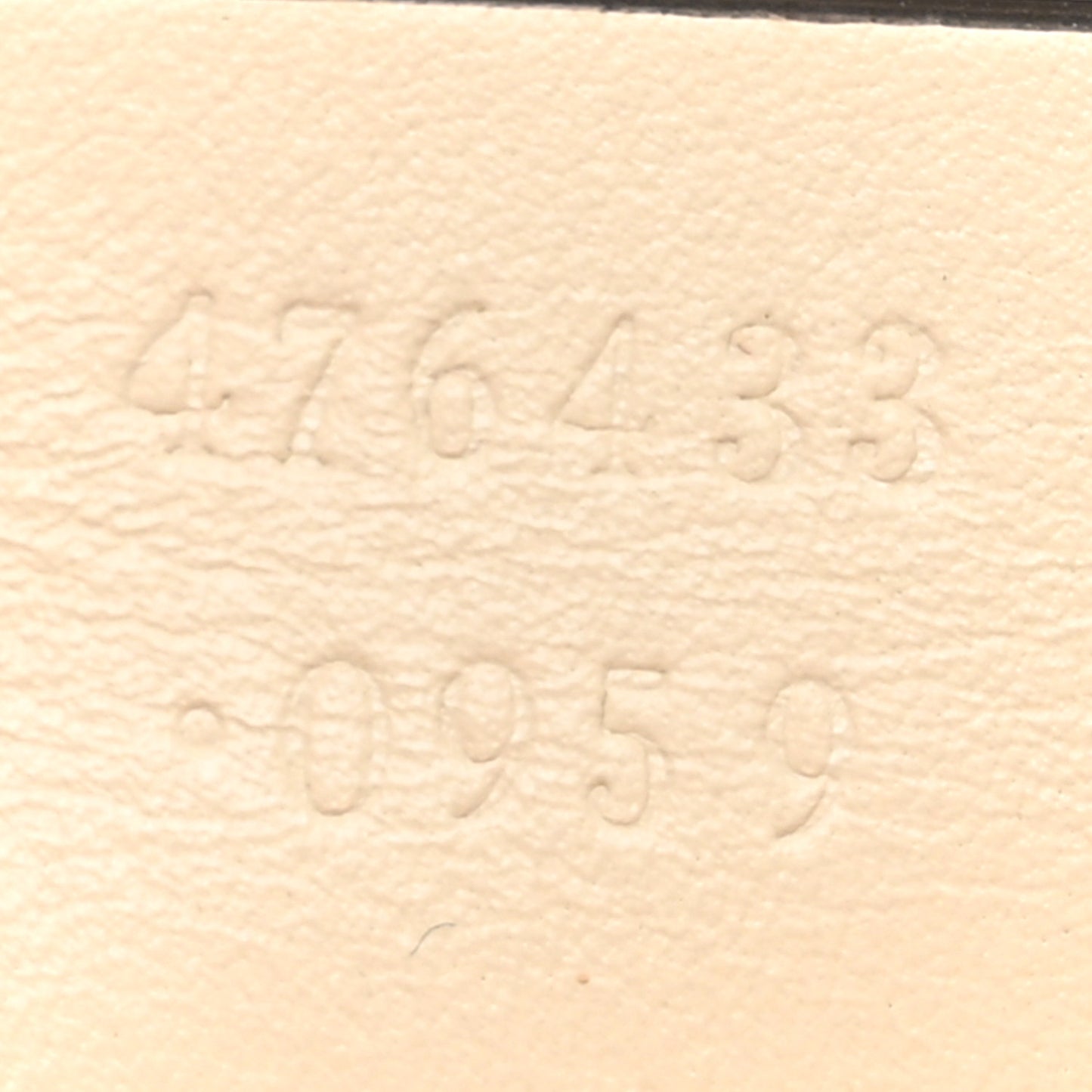 Calfskin Matelasse Super Mini GG Marmont Shoulder Bag White