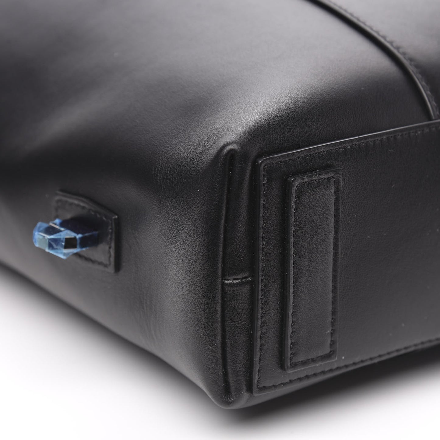 Smooth Calfskin Large Soft Antigona Black