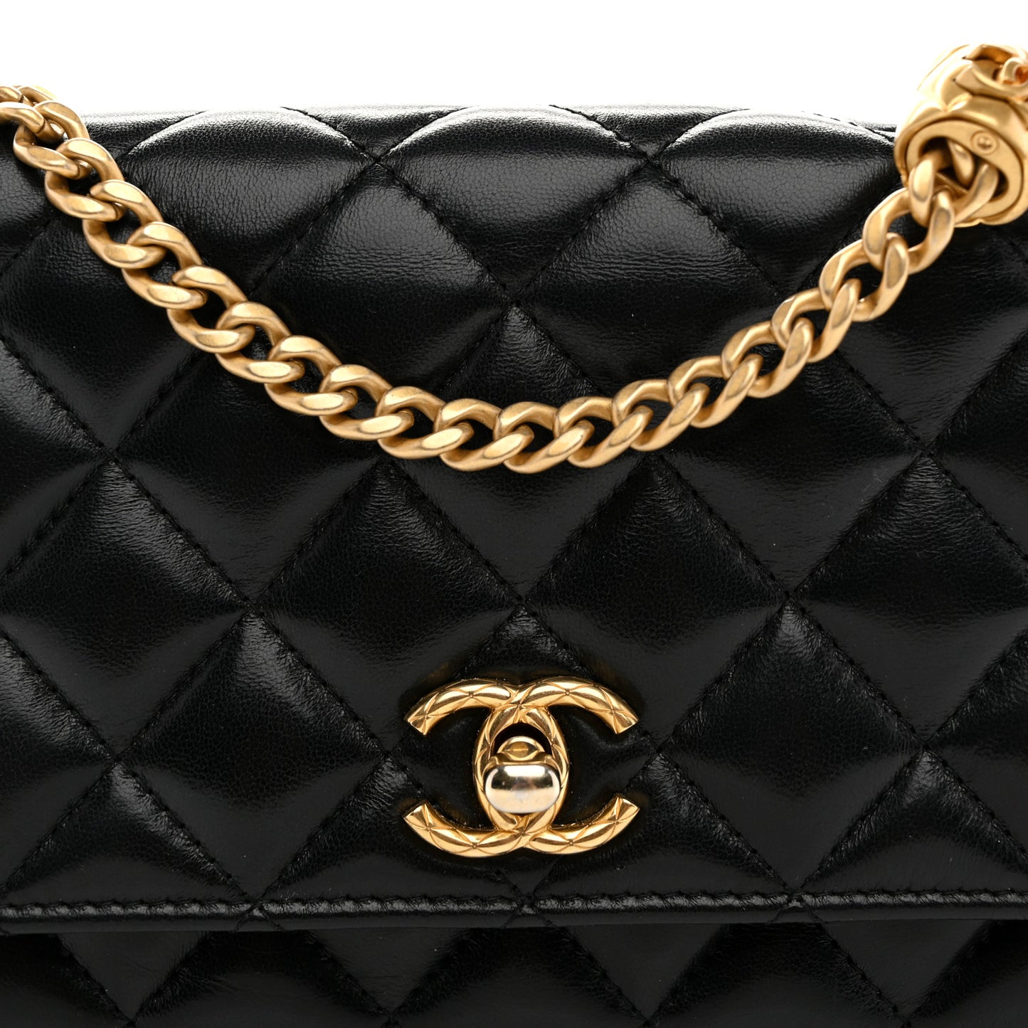 Lambskin Quilted Pillow Crush Wallet On Chain WOC Black