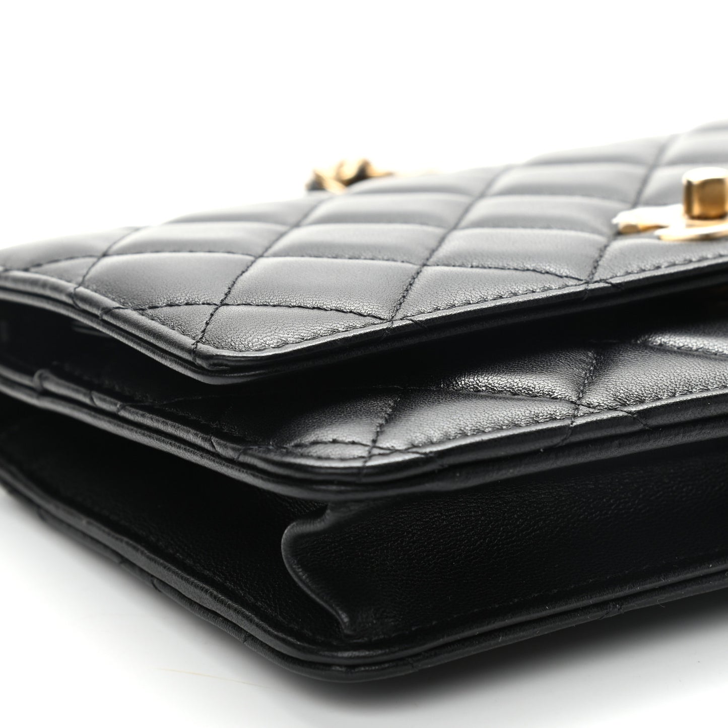 Lambskin Quilted CC Pearl Crush Wallet on Chain WOC Black