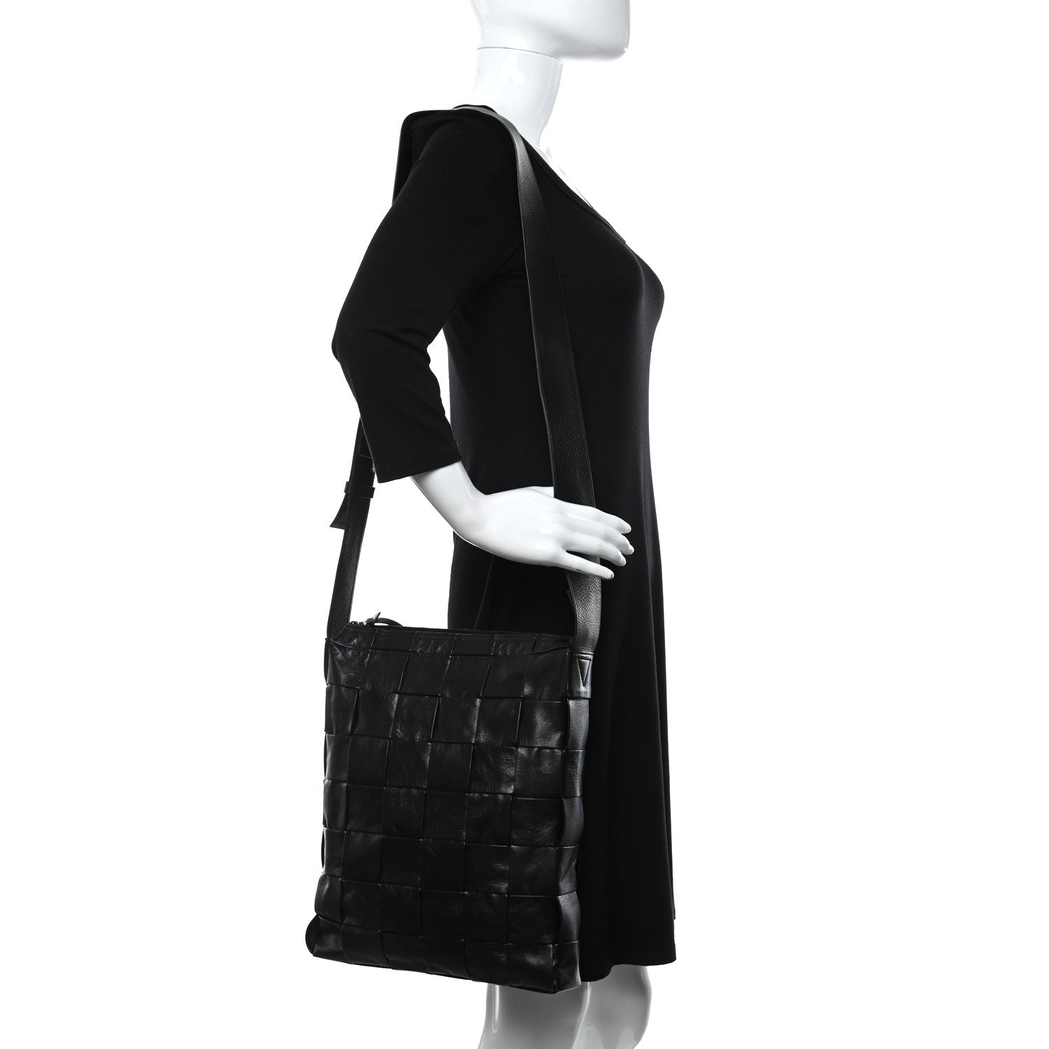 Bottega Veneta Paper Calfskin Maxi Intrecciato Cassette Messenger Black 3 of 10