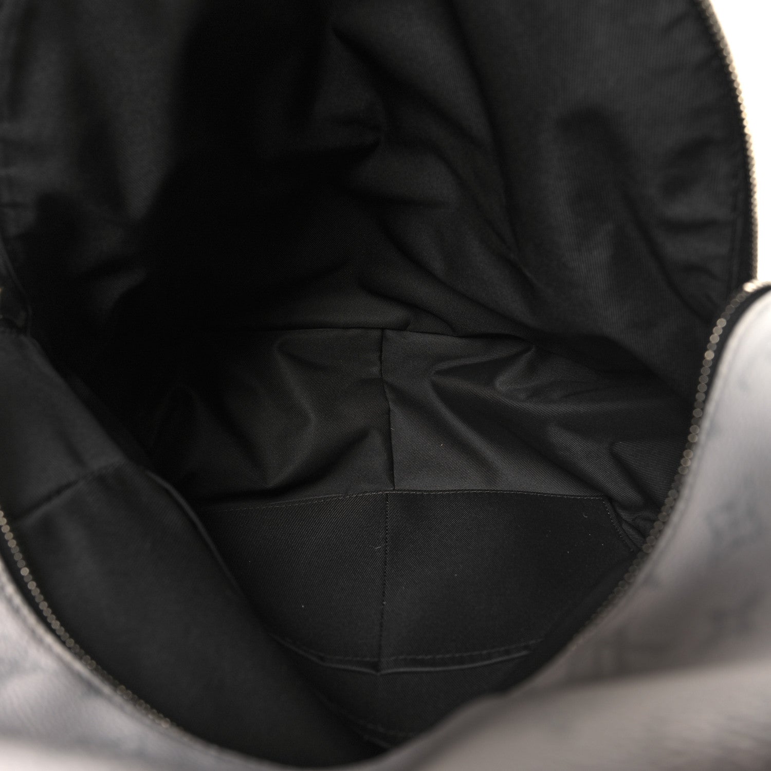 Louis Vuitton Taiga Monogram Discovery Backpack PM White 5 of 9