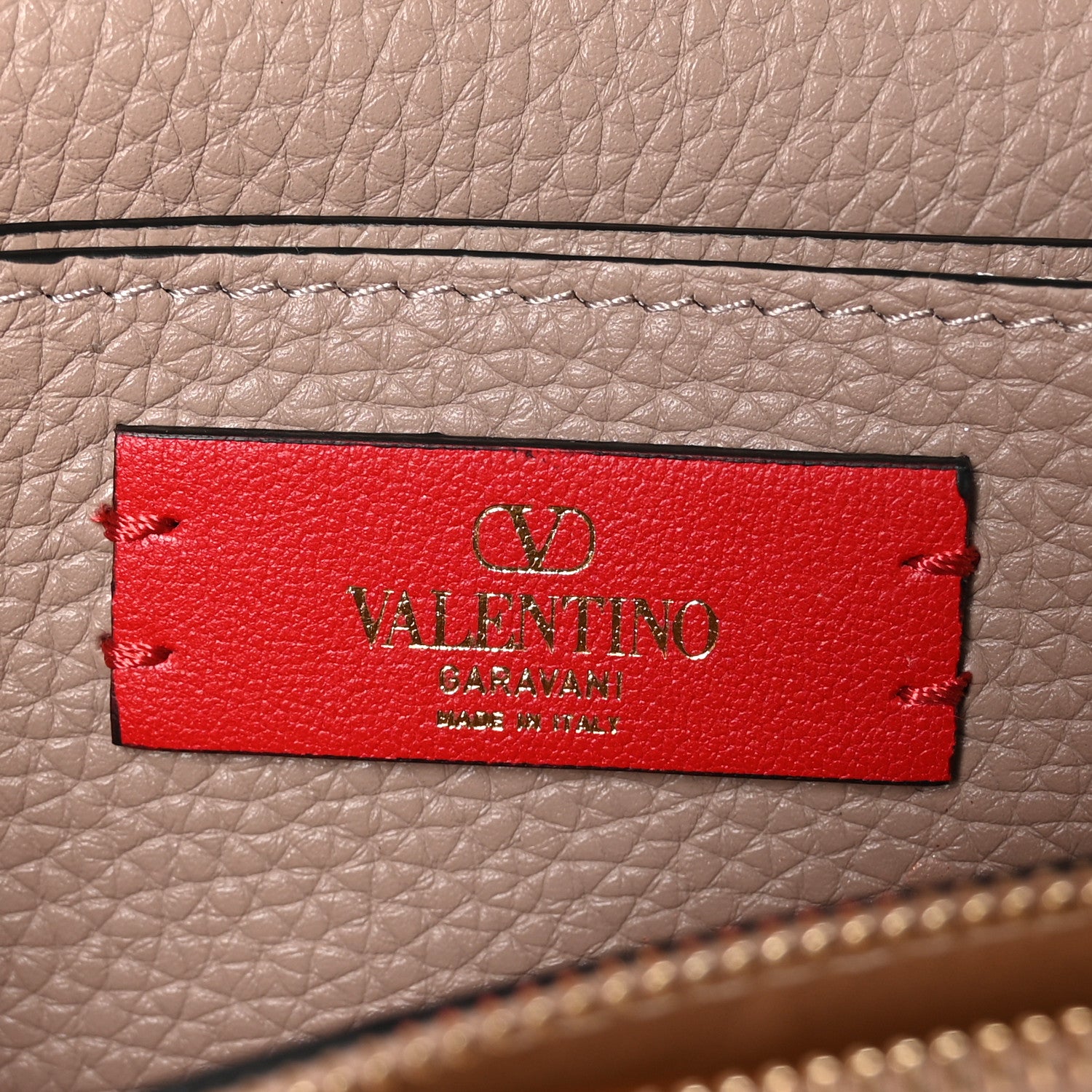 Valentino Garavani Grainy Calfskin Rockstud Chain Pouch Poudre 7 of 11