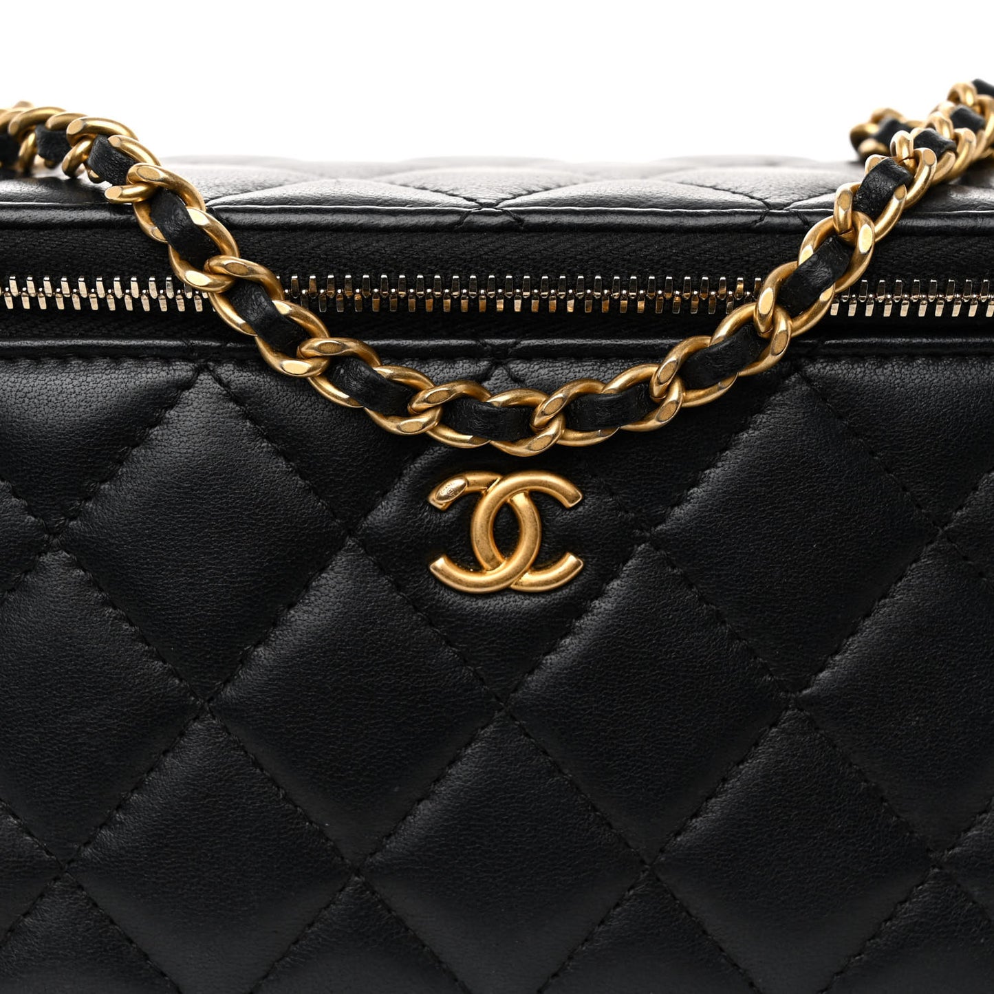 Lambskin Quilted Small Pearl Crush Vanity Case With Chain Black