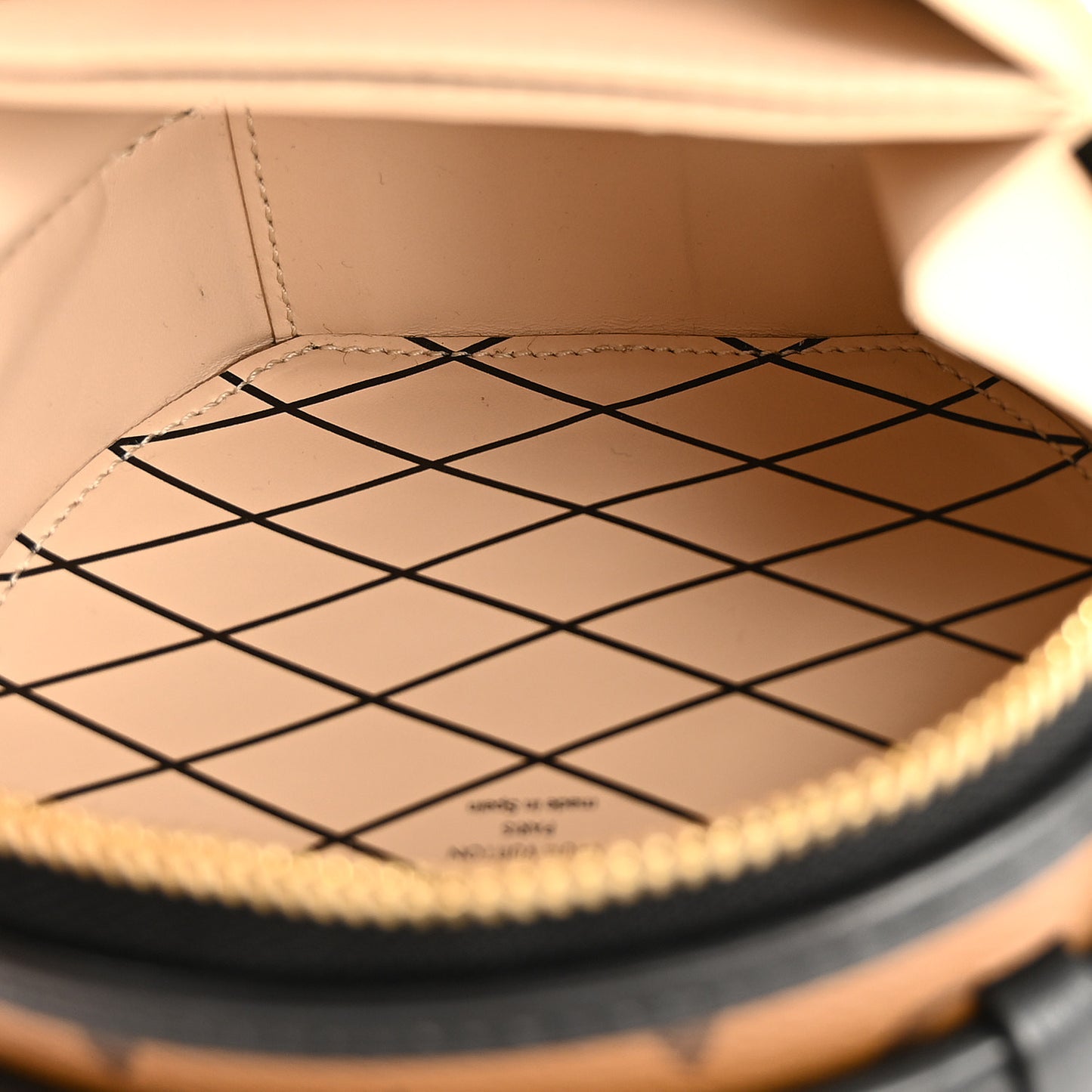 Reverse Monogram Mini Boite Chapeau