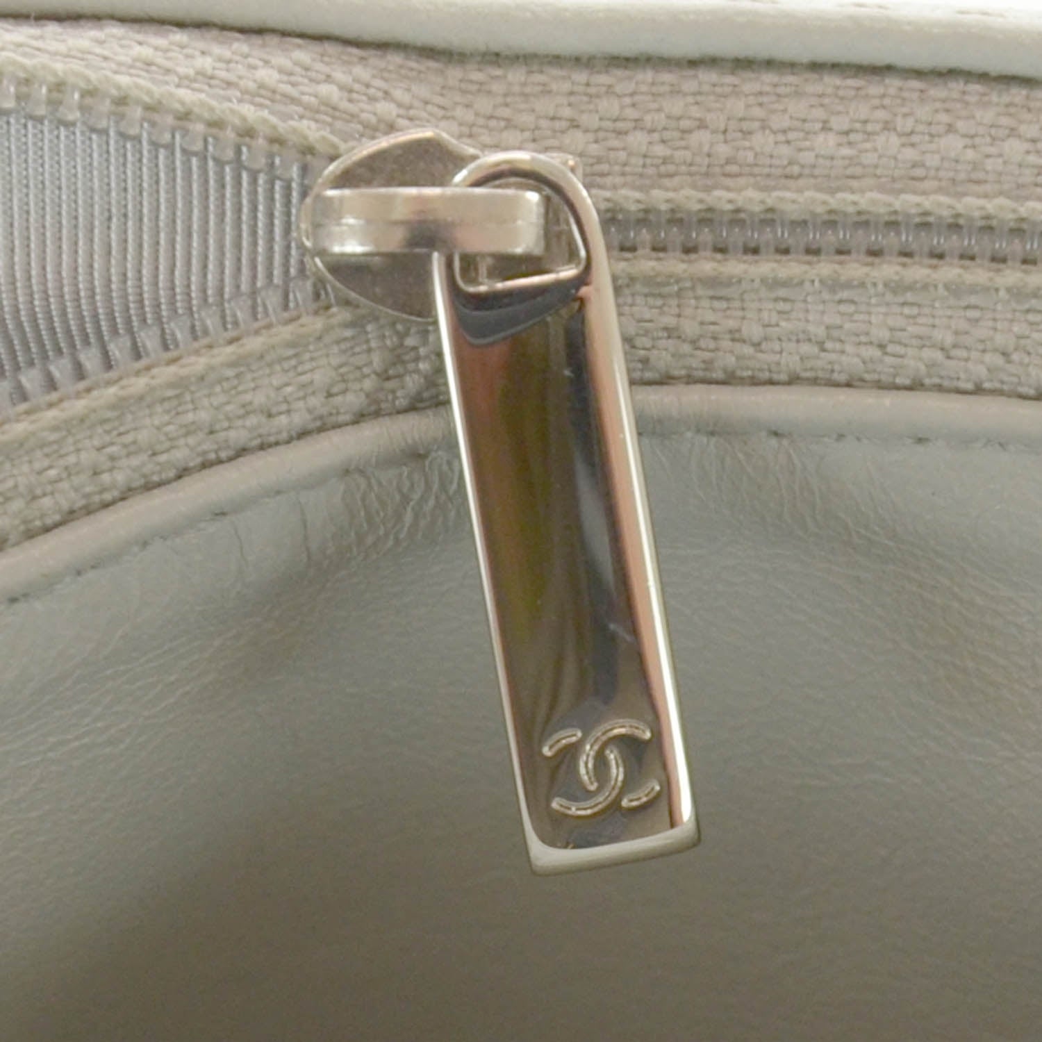Chanel Washed Caviar Maxi Single Flap Grey 10 of 11