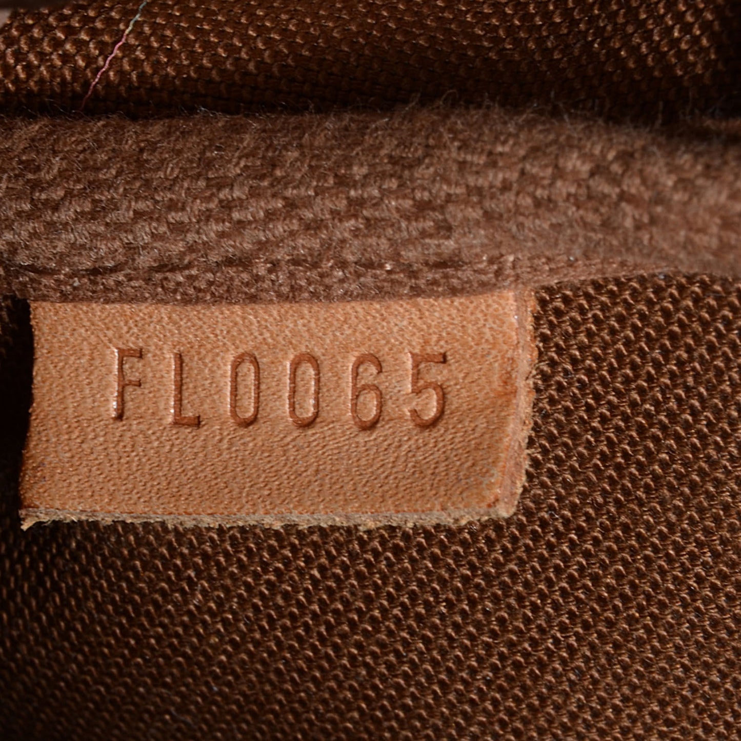 Monogram Petit Bucket 23