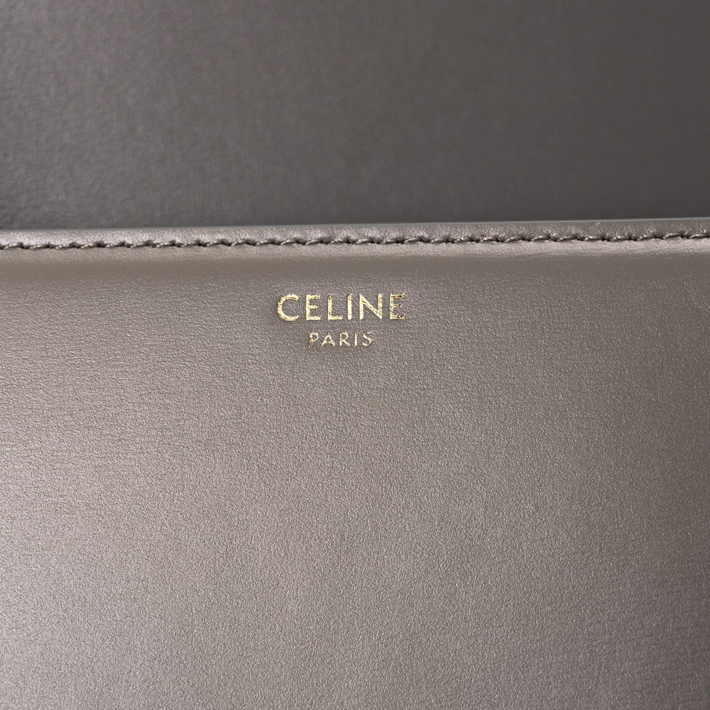 Shiny Calfskin Teen Triomphe Pebble
