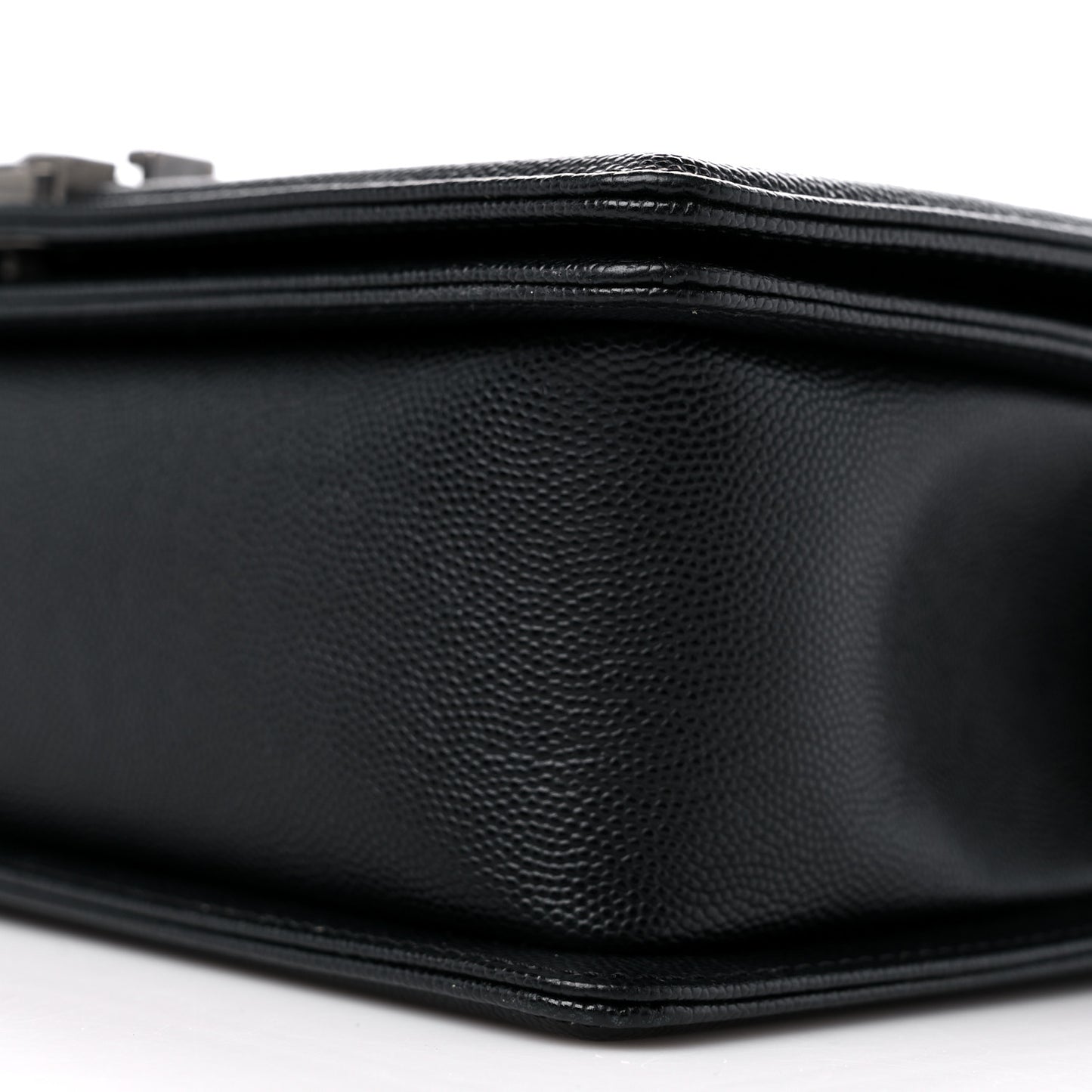 Caviar Quilted Medium Boy Flap Black