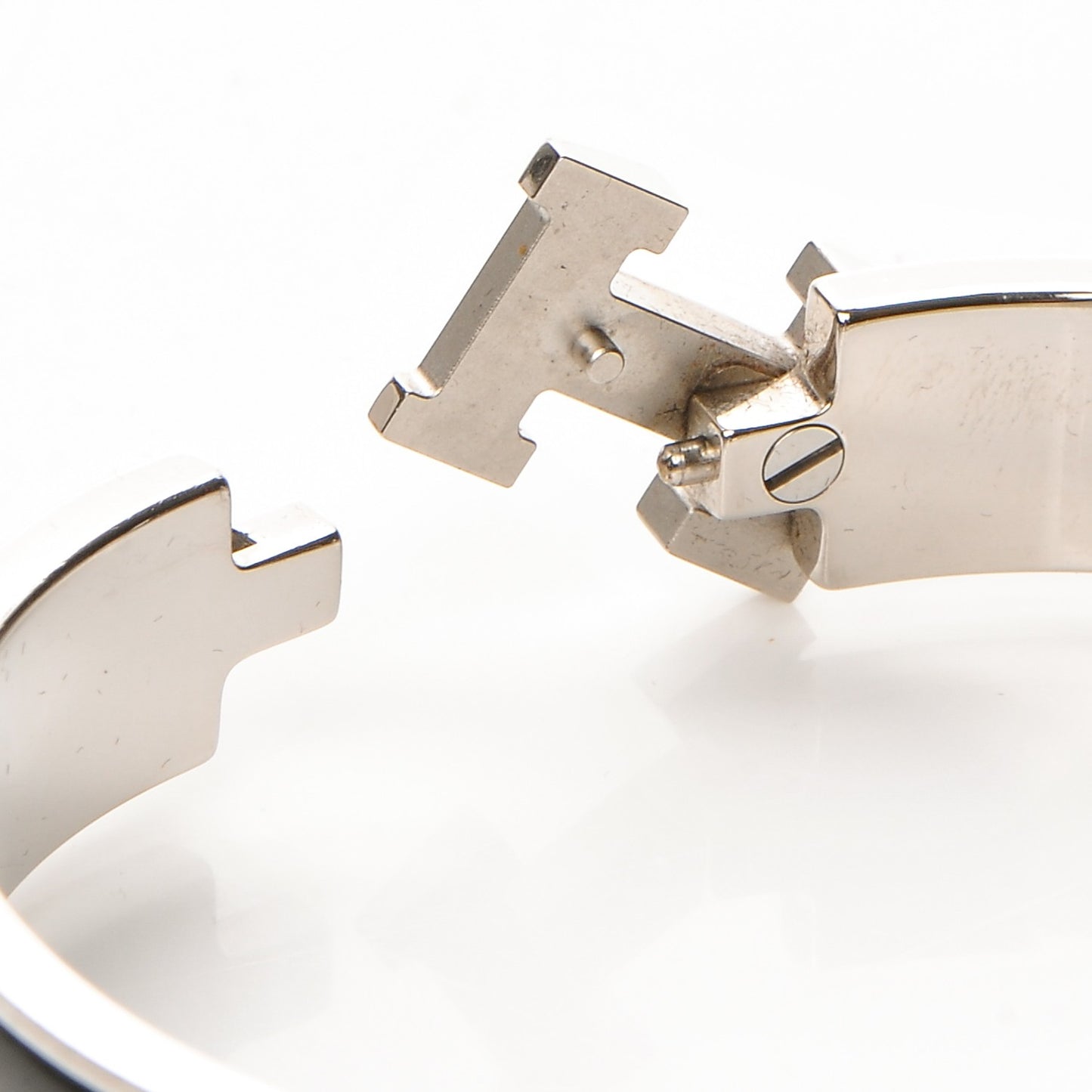 Enamel Narrow Clic Clac H Bracelet PM Black