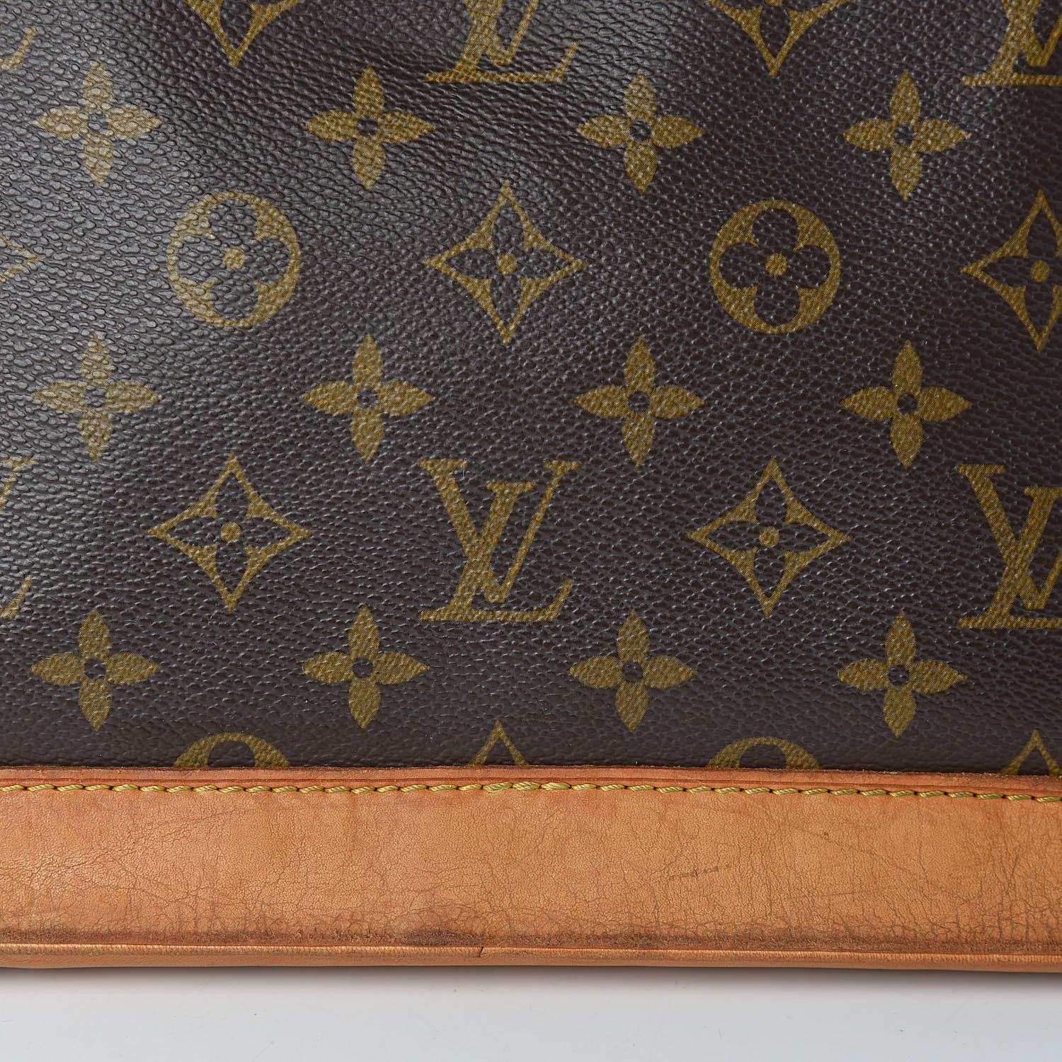 Louis Vuitton Monogram Alma PM 17 of 19