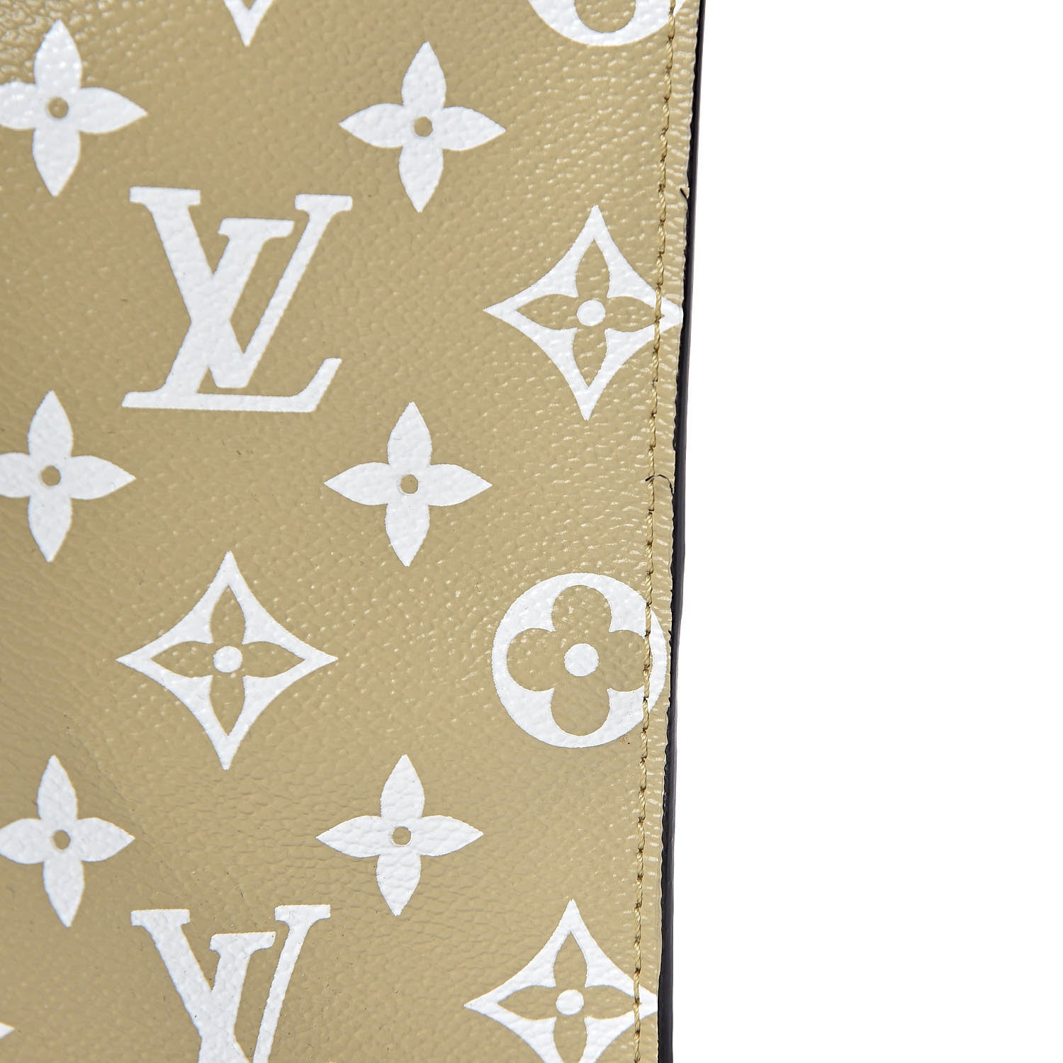 Louis Vuitton Monogram Giant Onthego GM Kaki Beige 13 of 13