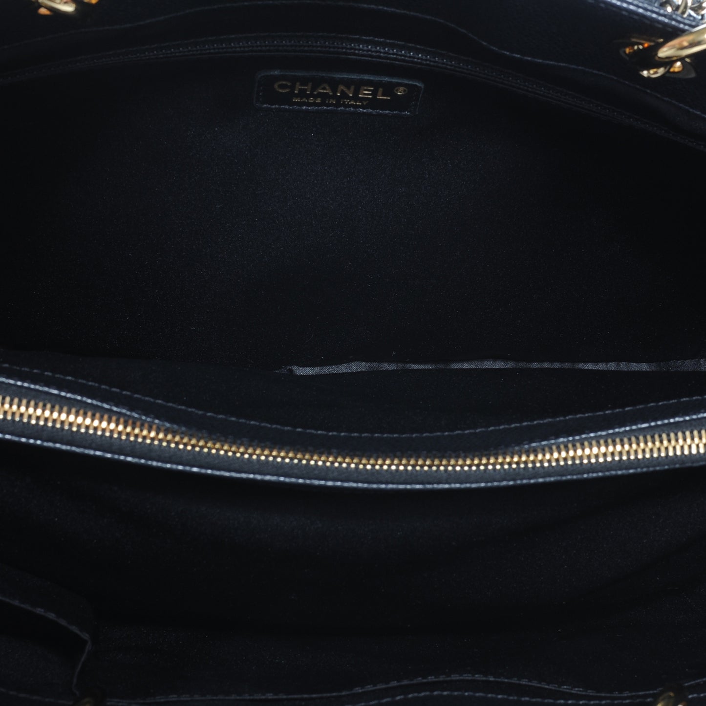 Caviar XL Grand Shopping Tote GST Black