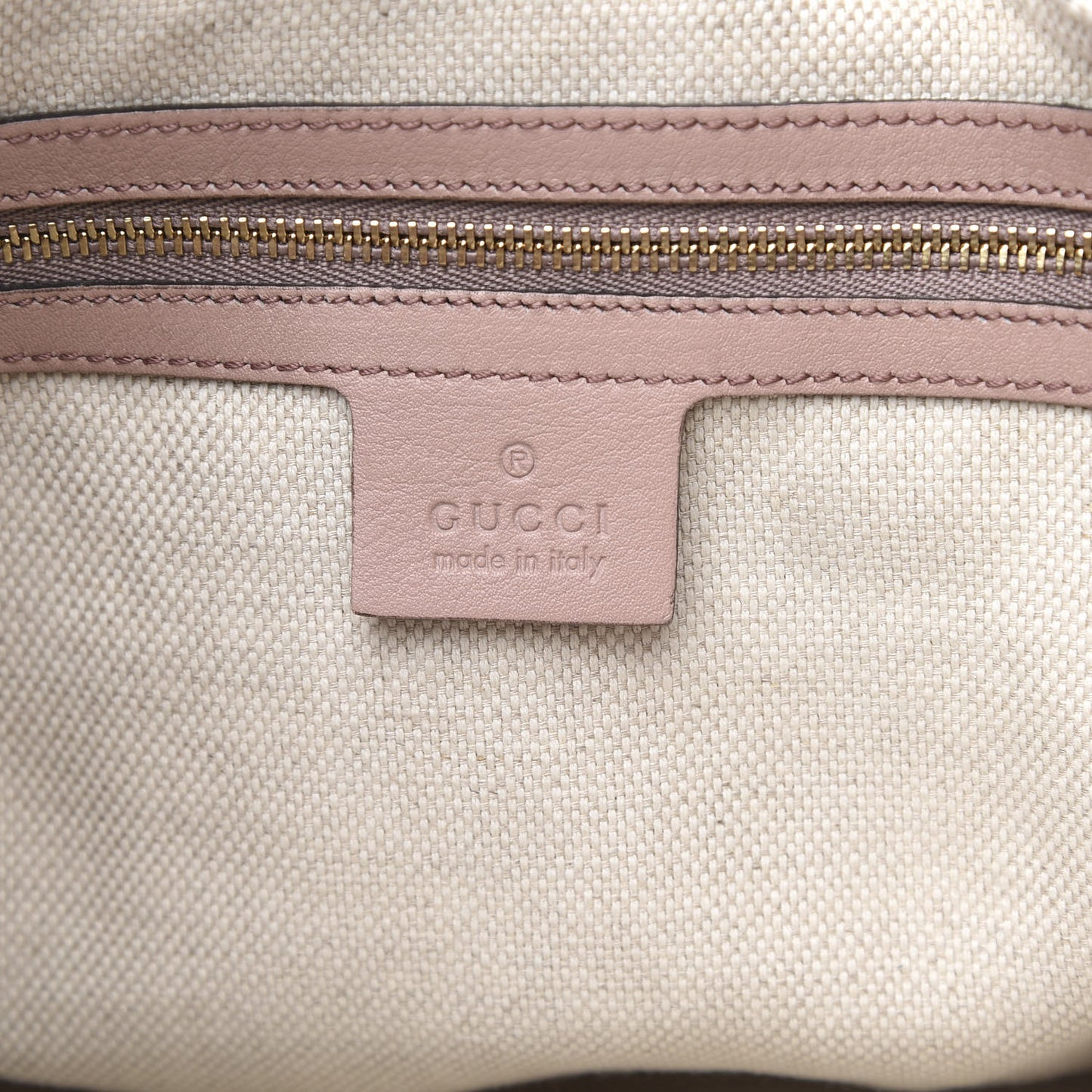 Patent Medium Soho Chain Shoulder Bag Dark Cipria