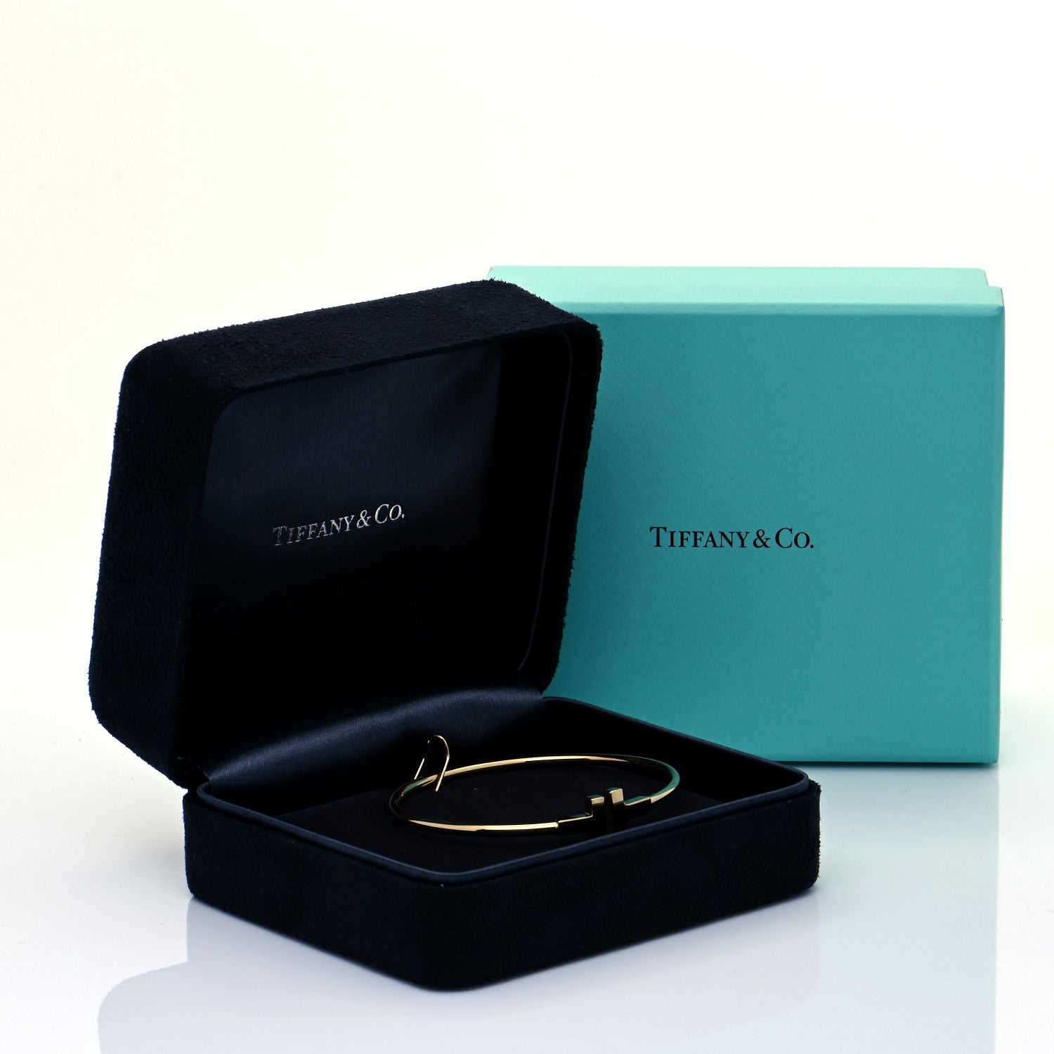 Tiffany 18K Yellow Gold T Wire Bracelet 6 of 6