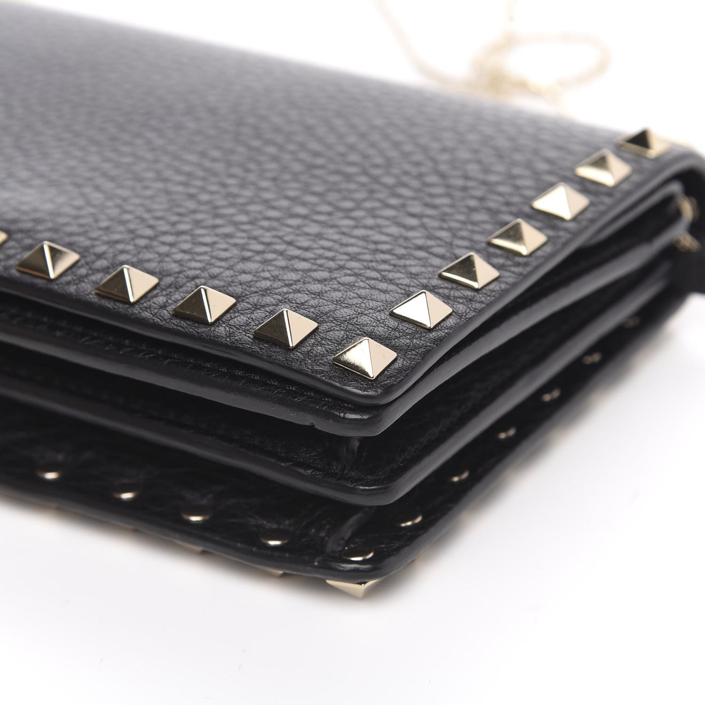 Pebbled Calfskin Rockstud Wallet on Chain Black