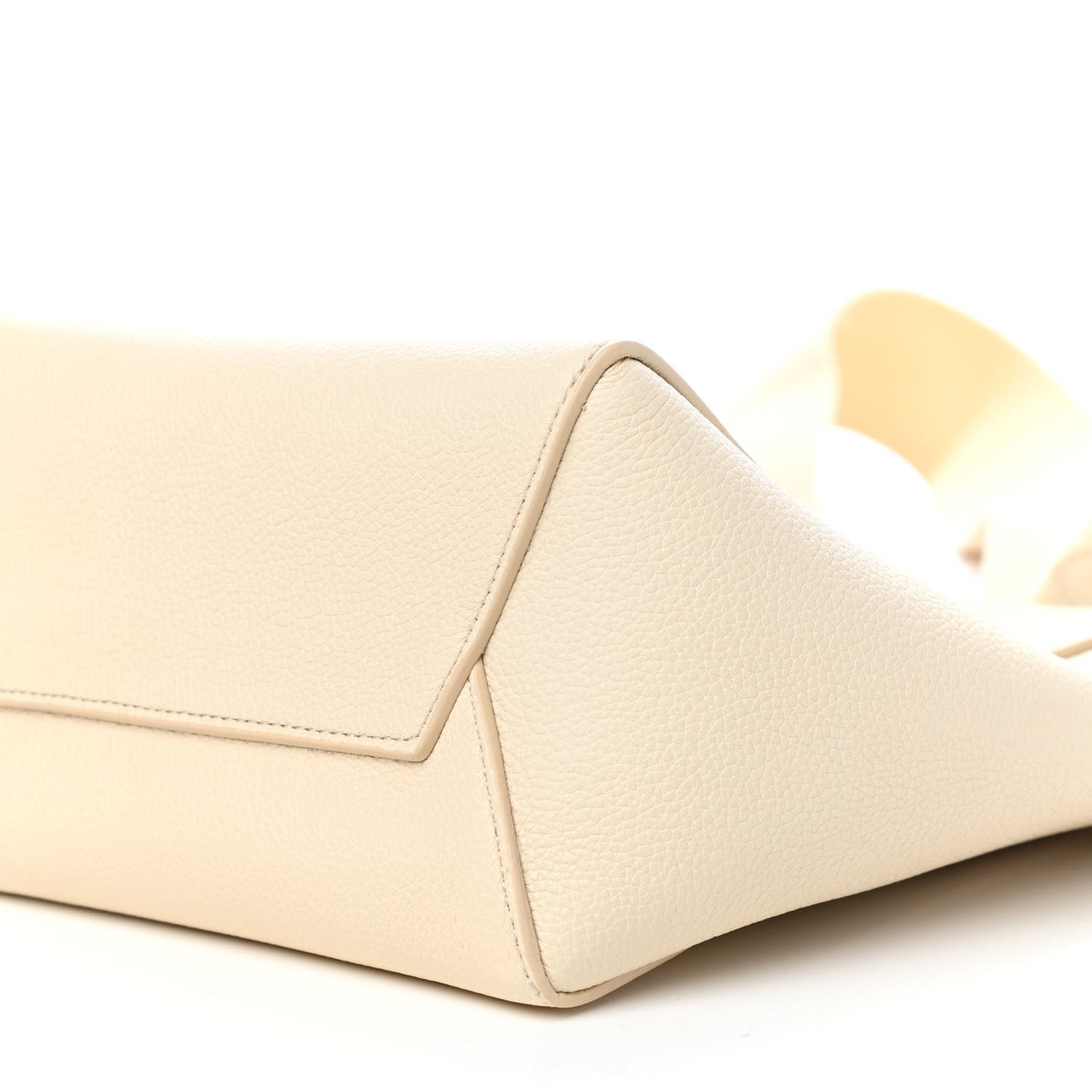 Soft Grained Calfskin Small Sangle Bucket Bag Vanilla