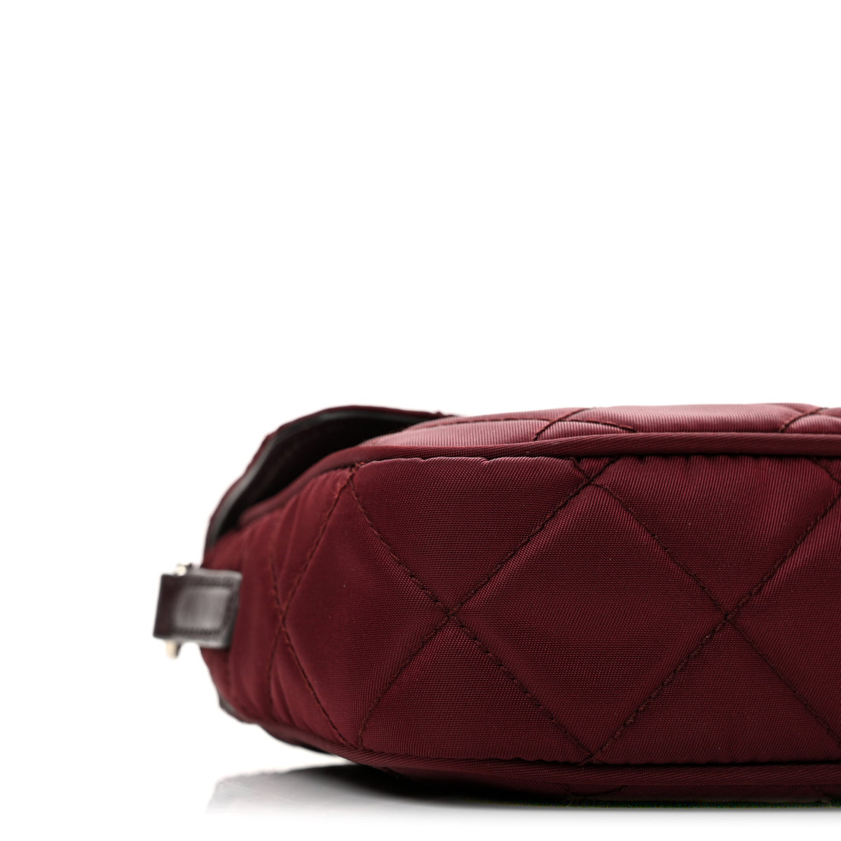 Nylon Tessuto Impunturato Quilted Flap Crossbody Granato