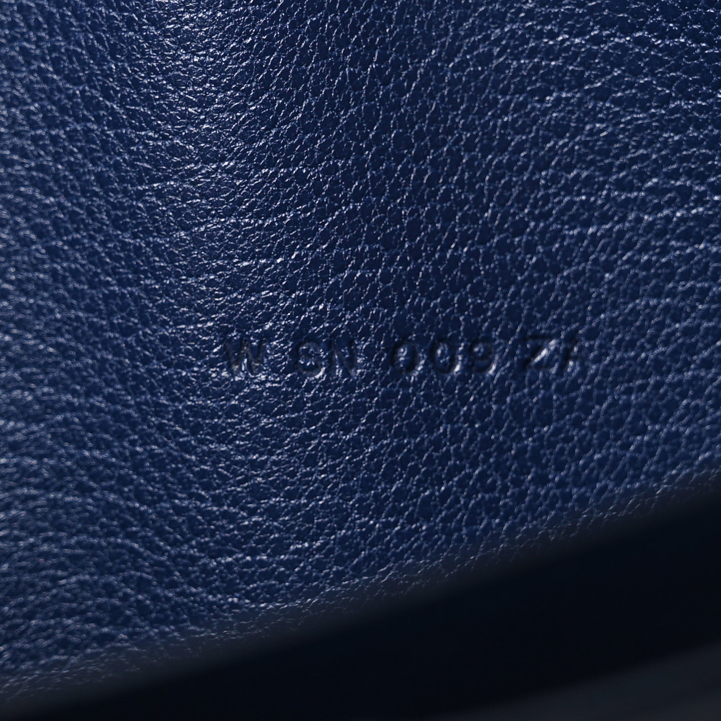 Chevre Chamkila Kelly Pocket Long Wallet Bleu Indigo