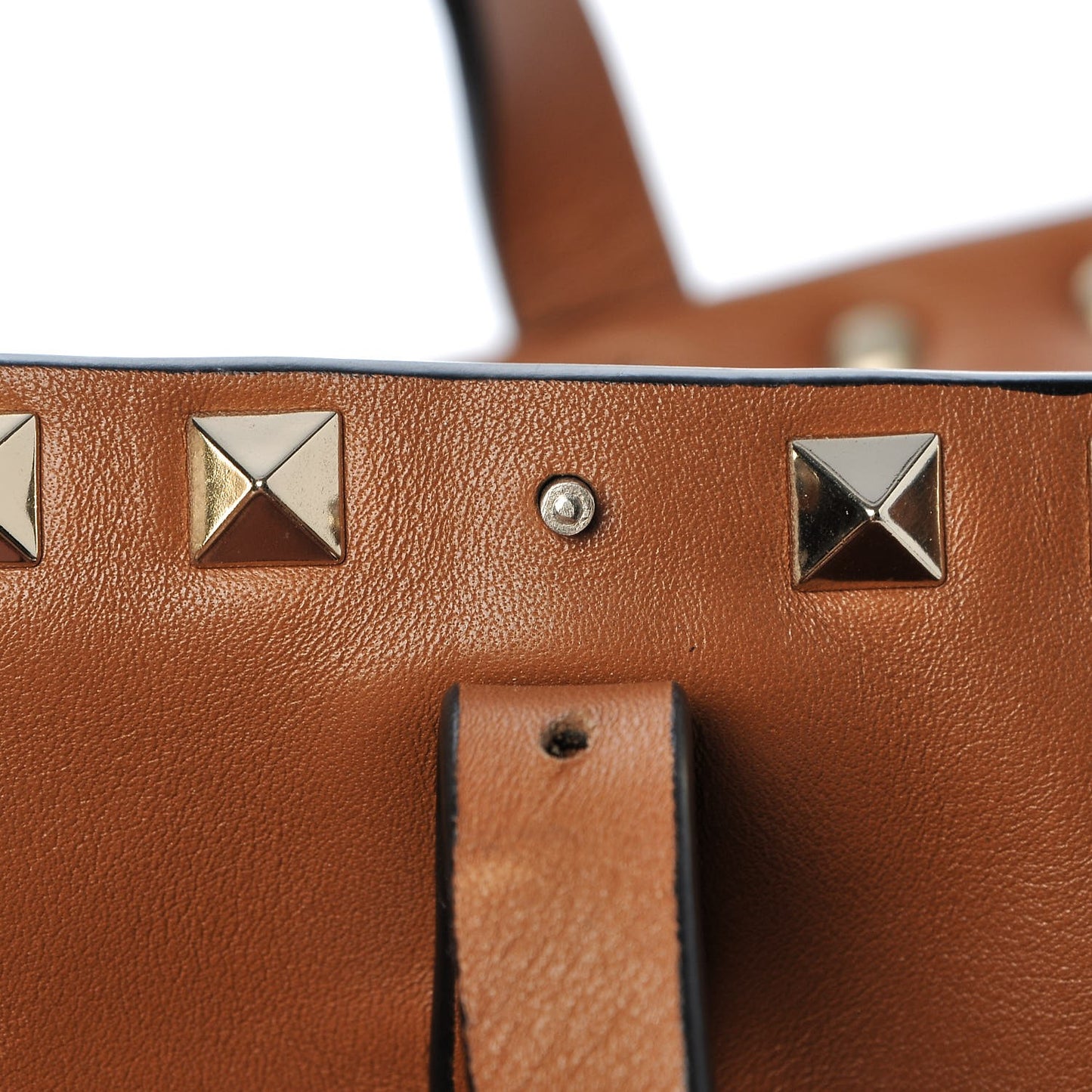 Vitello Large Rockstud Crossbody Tote Light Cuir