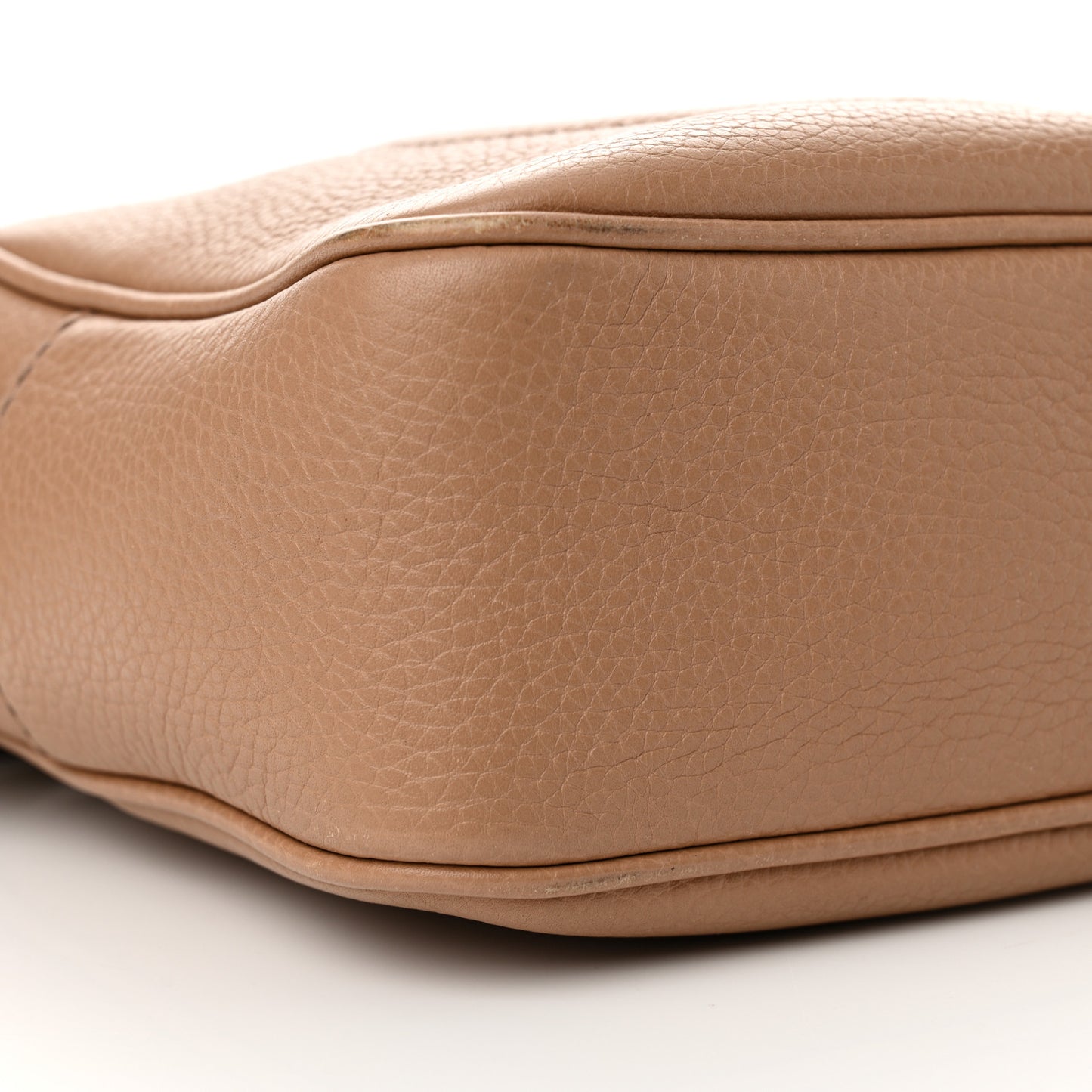Pebbled Calfskin Small Soho Disco Bag Camelia