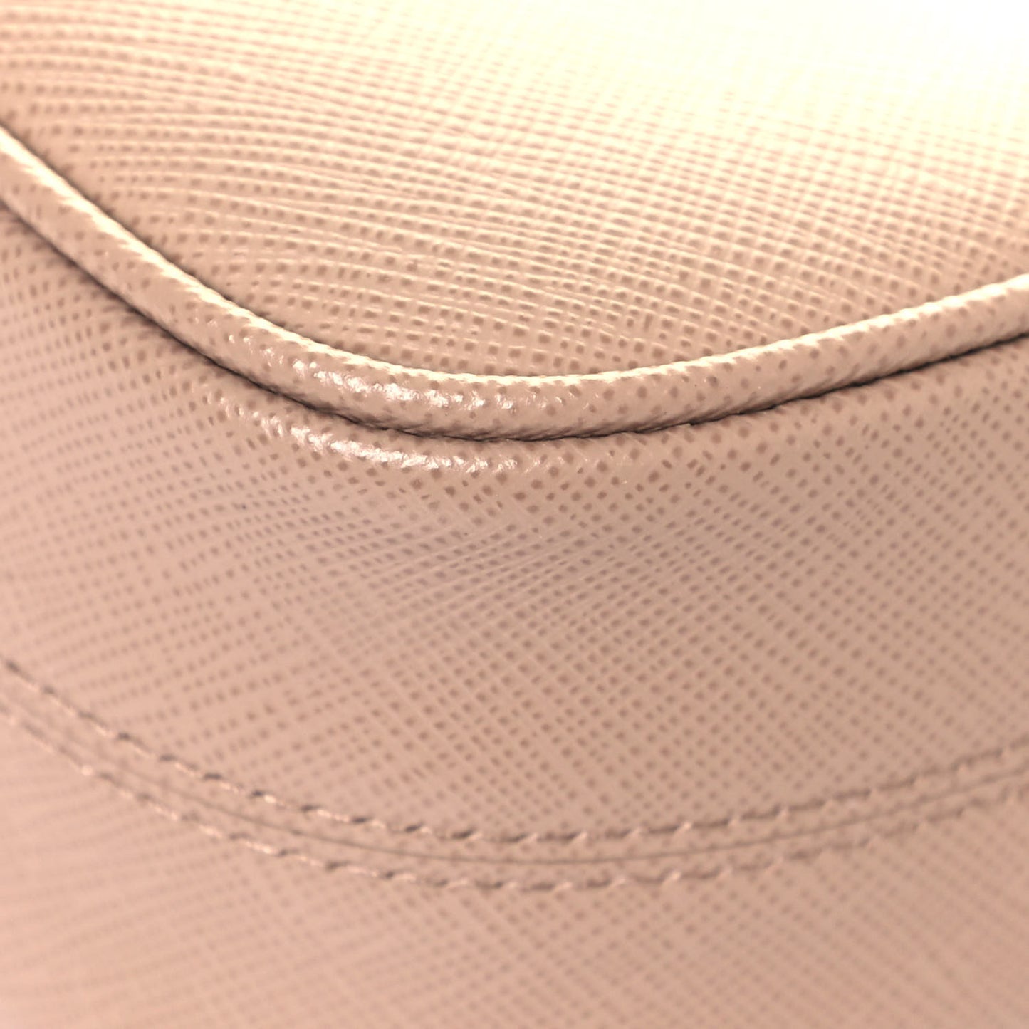 Saffiano Re-Edition 2005 Shoulder Bag Cammeo Beige