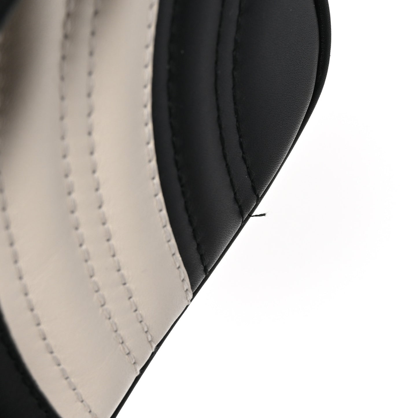 Calfskin Matelasse Small GG Marmont Shoulder Bag Black White