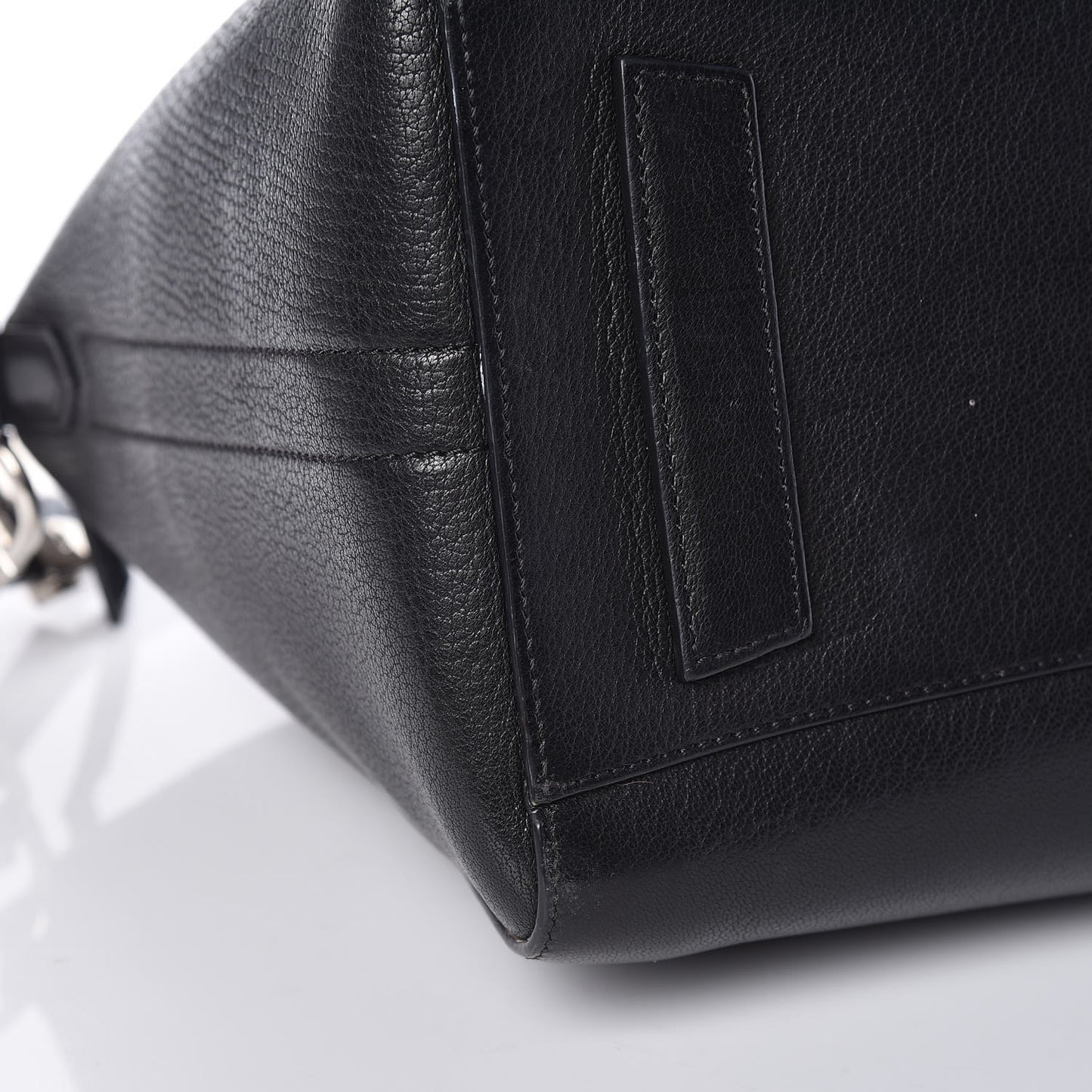 Sugar Goatskin Medium Antigona Black