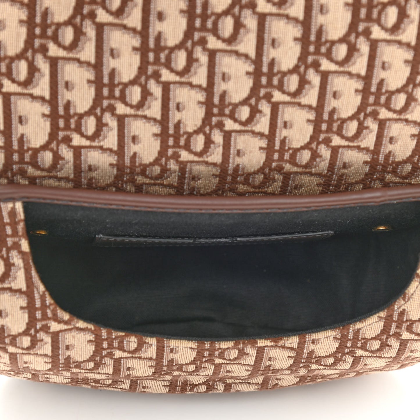 Oblique Medium Bobby Flap Brown