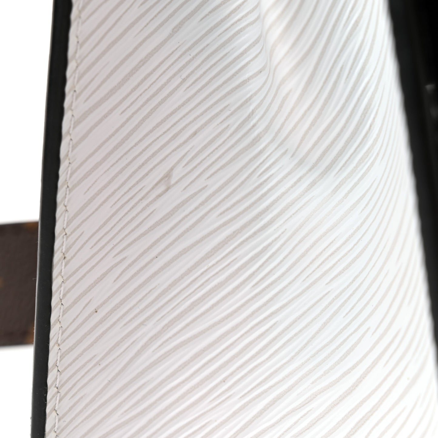 Vernis Epi Monogram Spring Street Black