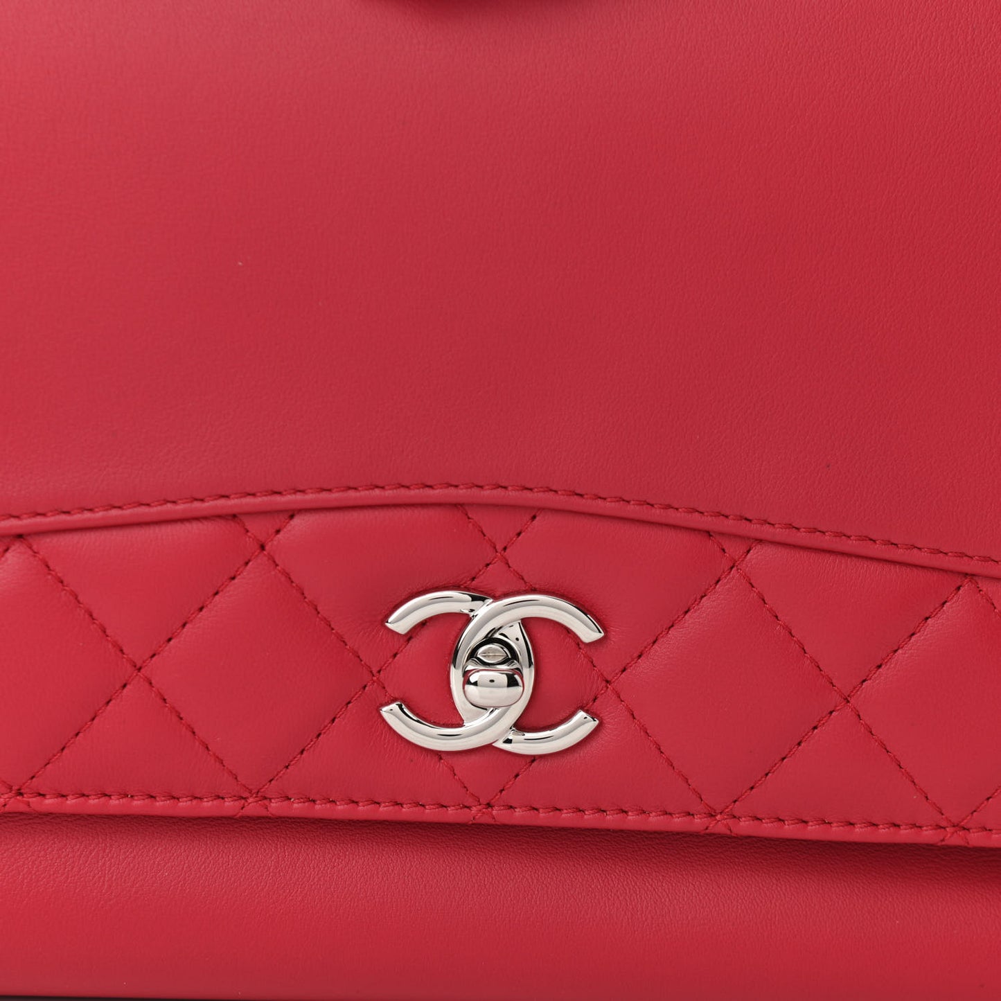 Calfskin Jumbo Tramezzo Flap Red
