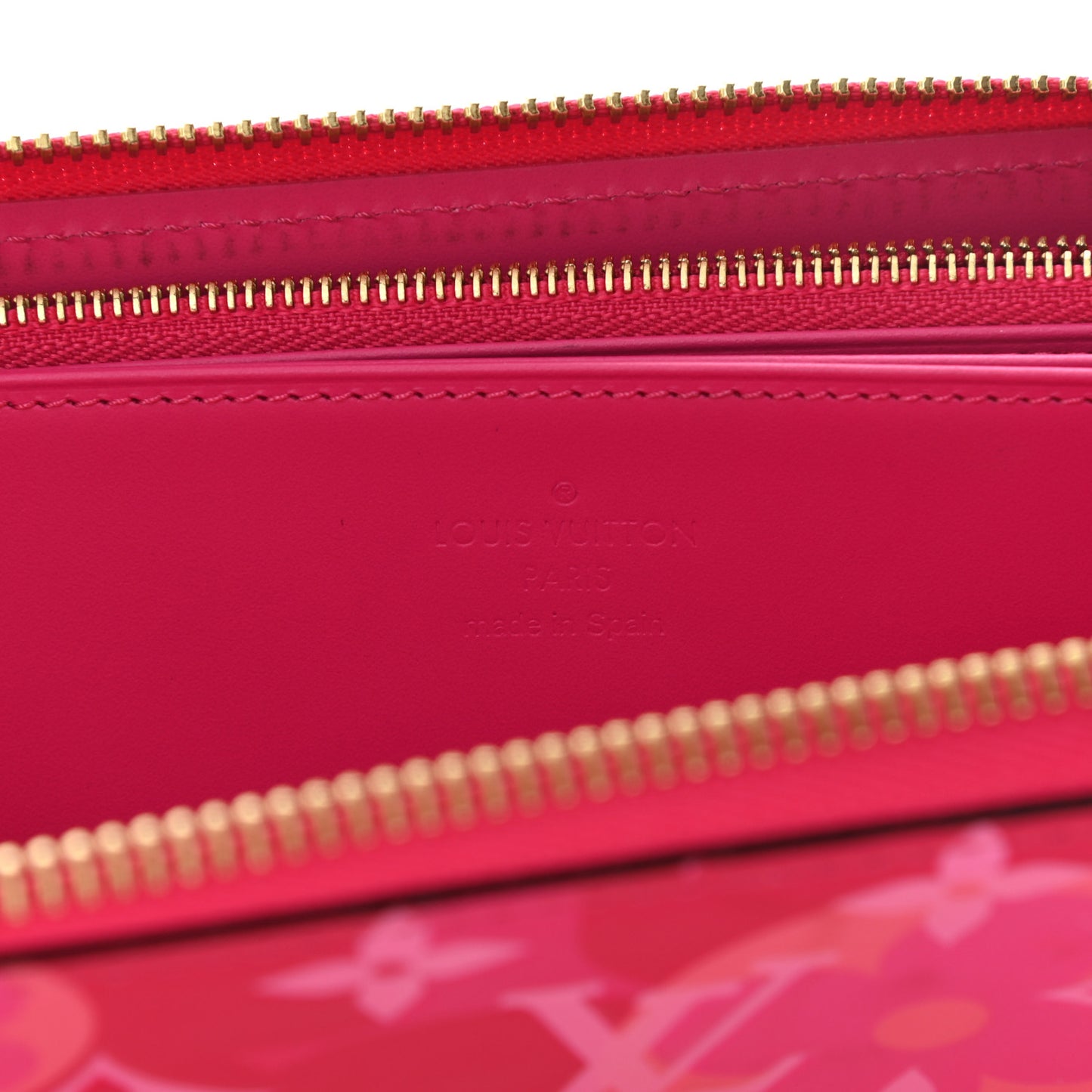 Vernis Valentine Zippy Wallet Fuchsia