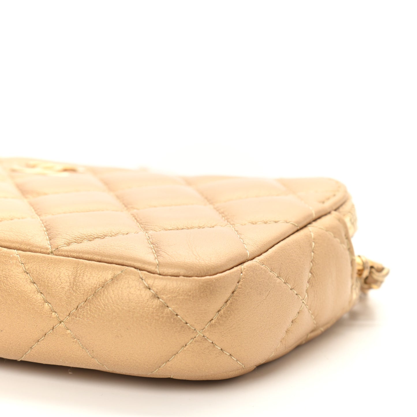 Metallic Lambskin Quilted Graffiti Small Clutch With Chain Gold