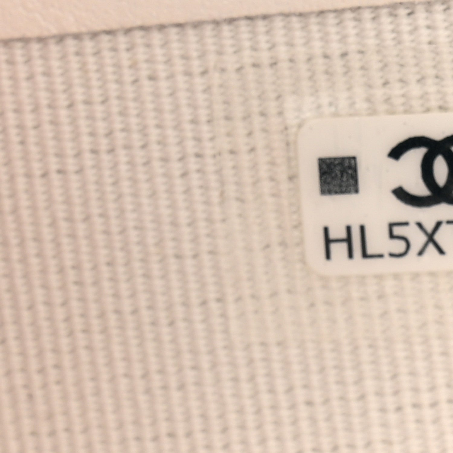 Chanel Caviar Quilted Compact Flap Wallet White 8 of 11